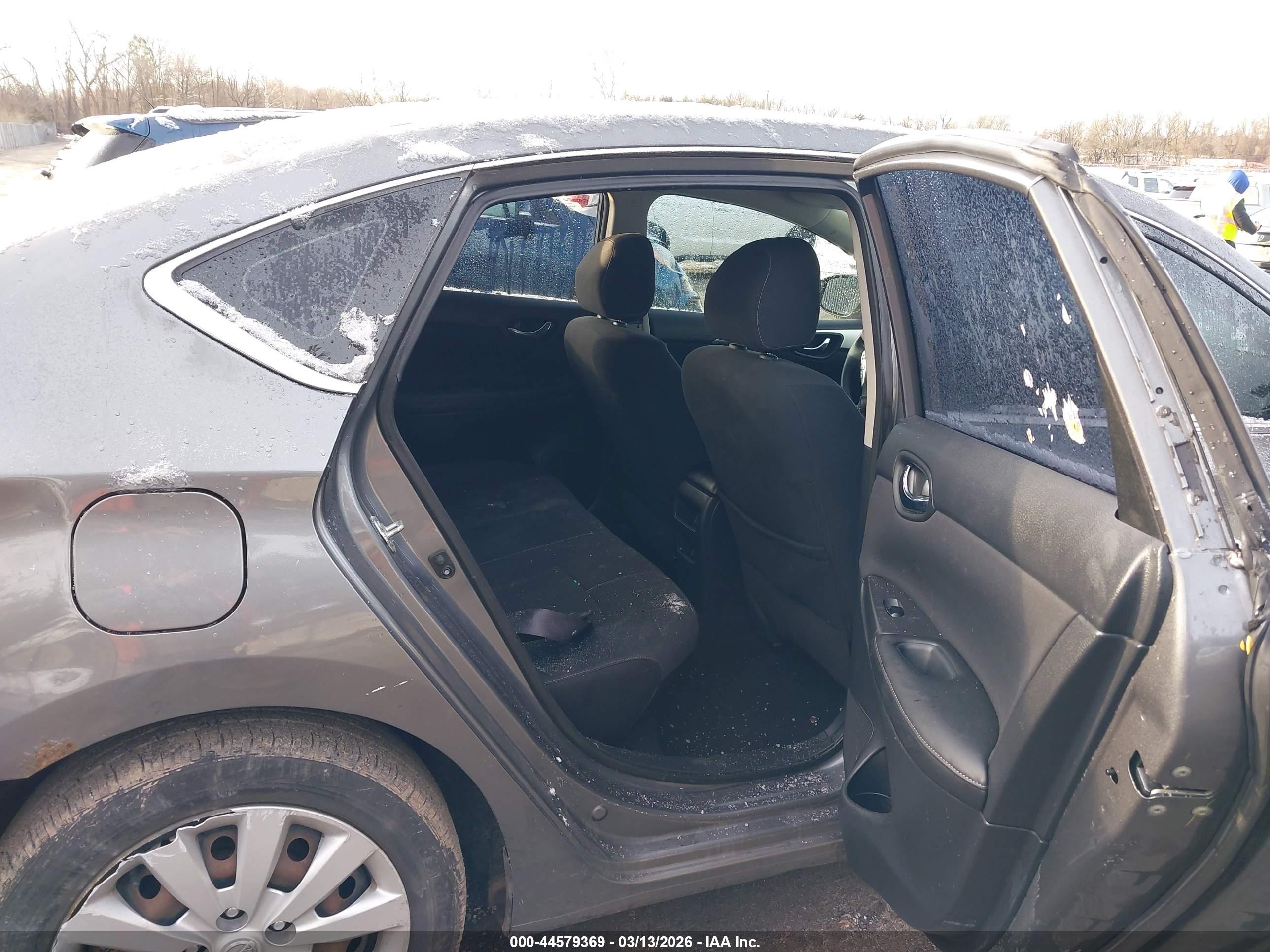 NISSAN SENTRA image 8