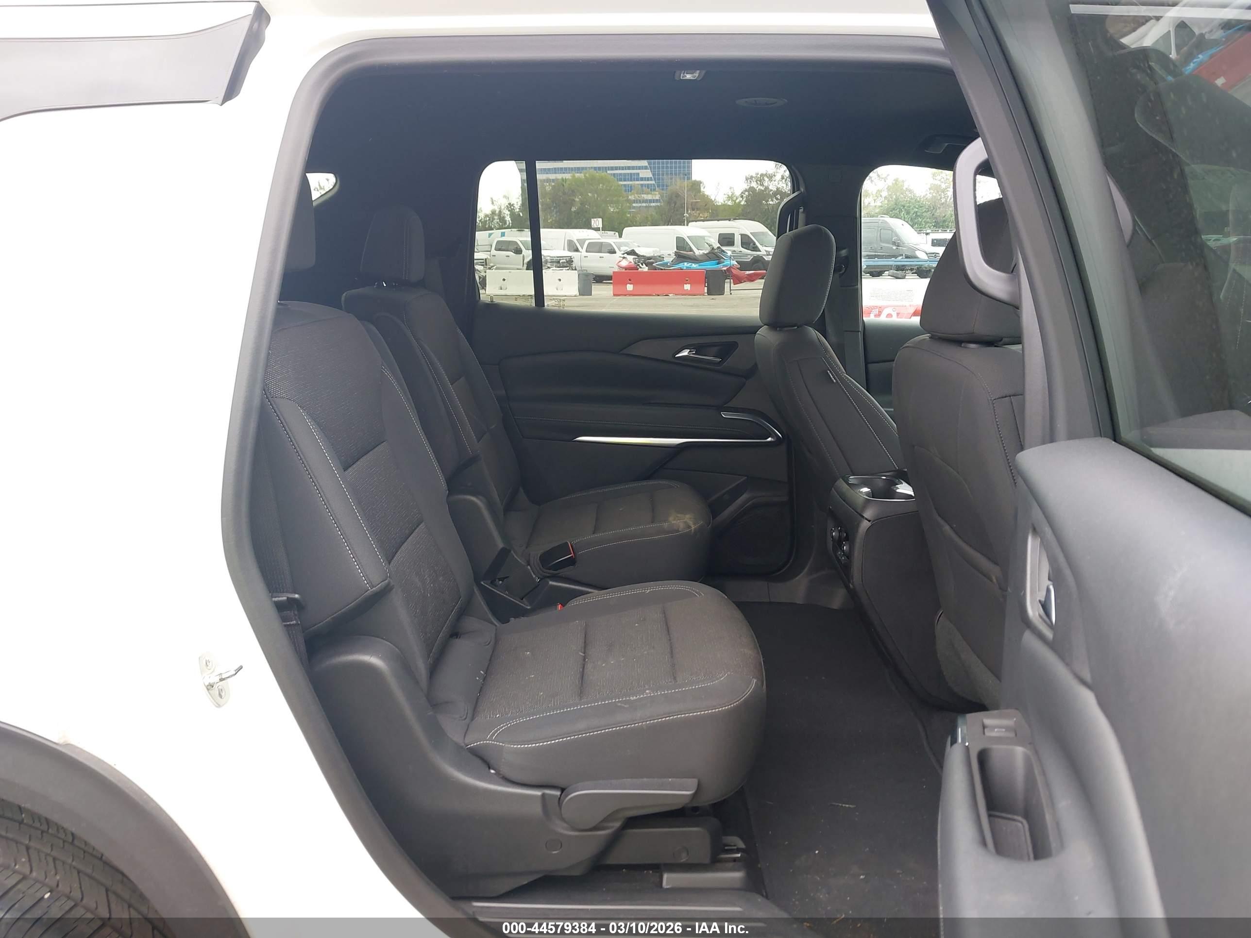 CHEVROLET TRAVERSE image 8