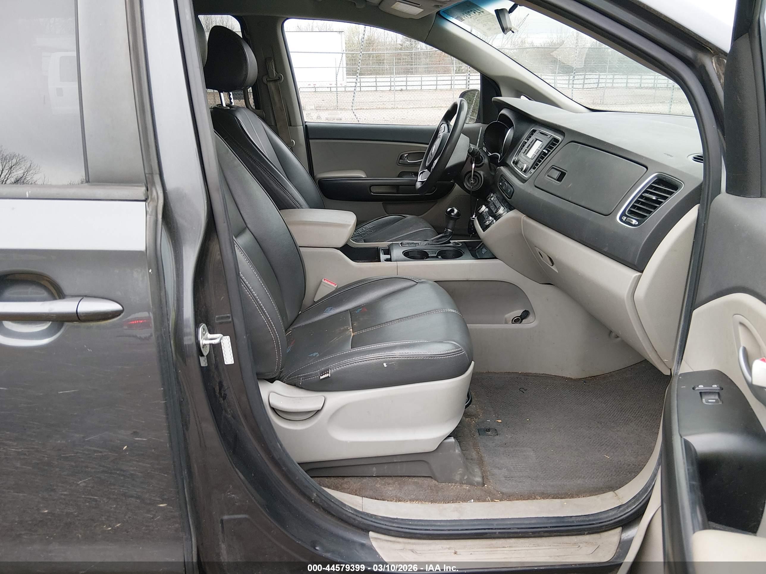 KIA SEDONA image 5