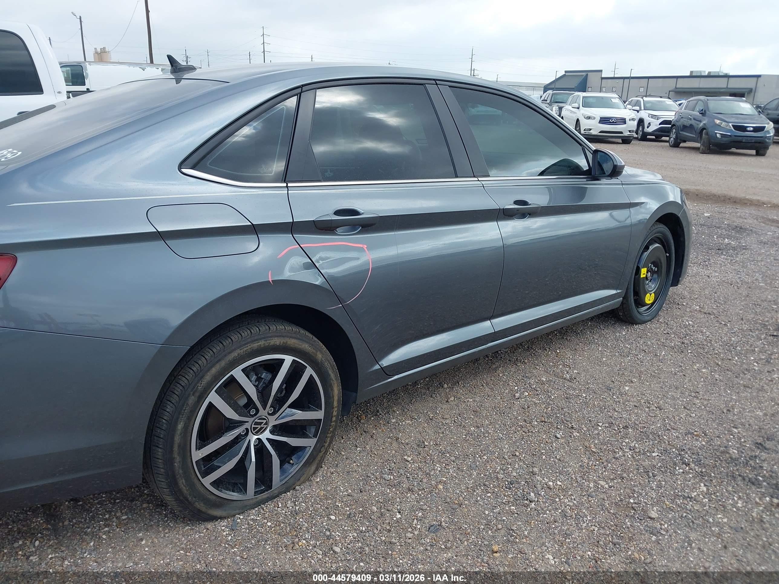 VOLKSWAGEN JETTA image 6