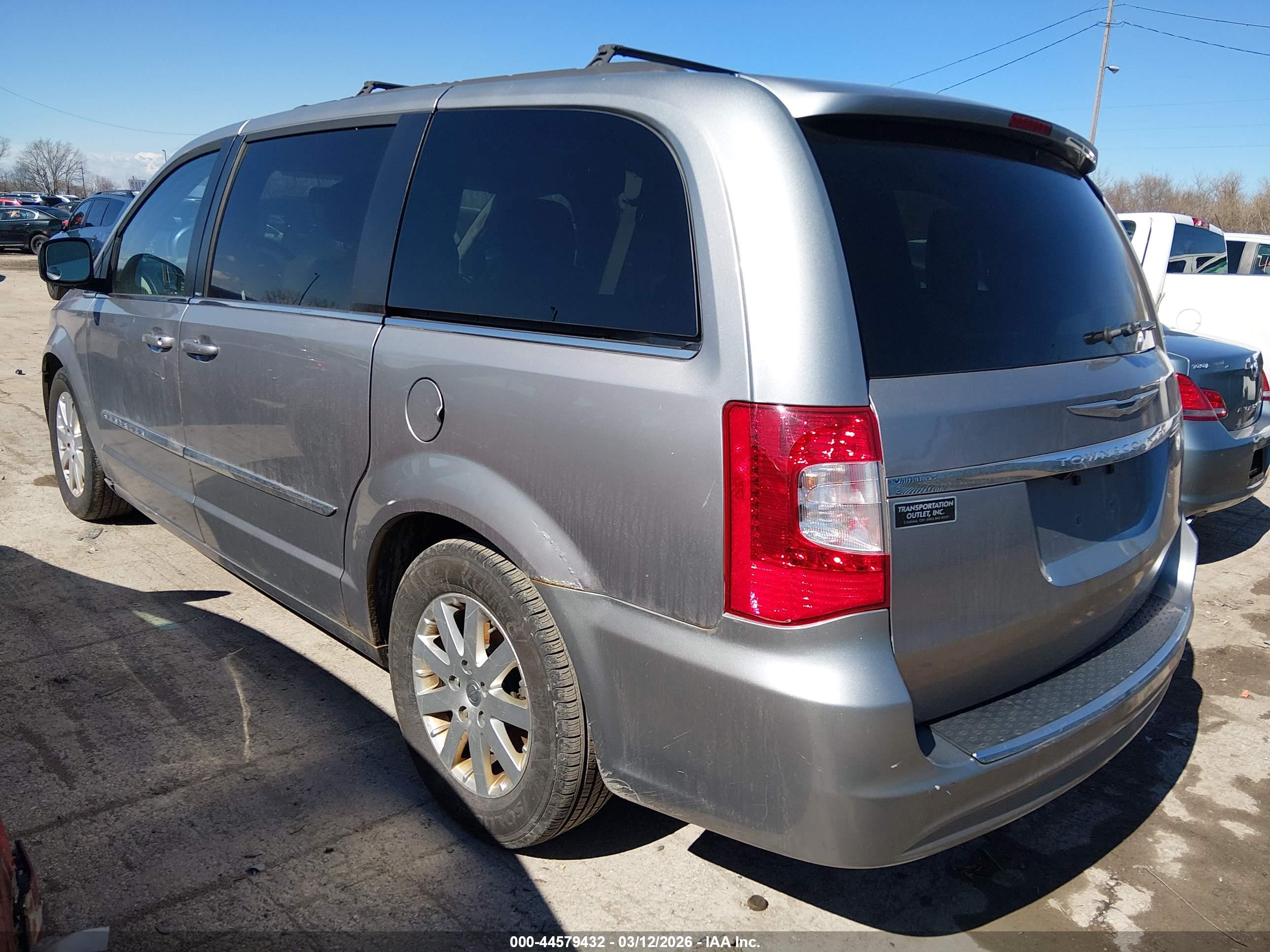 CHRYSLER TOWN image 3