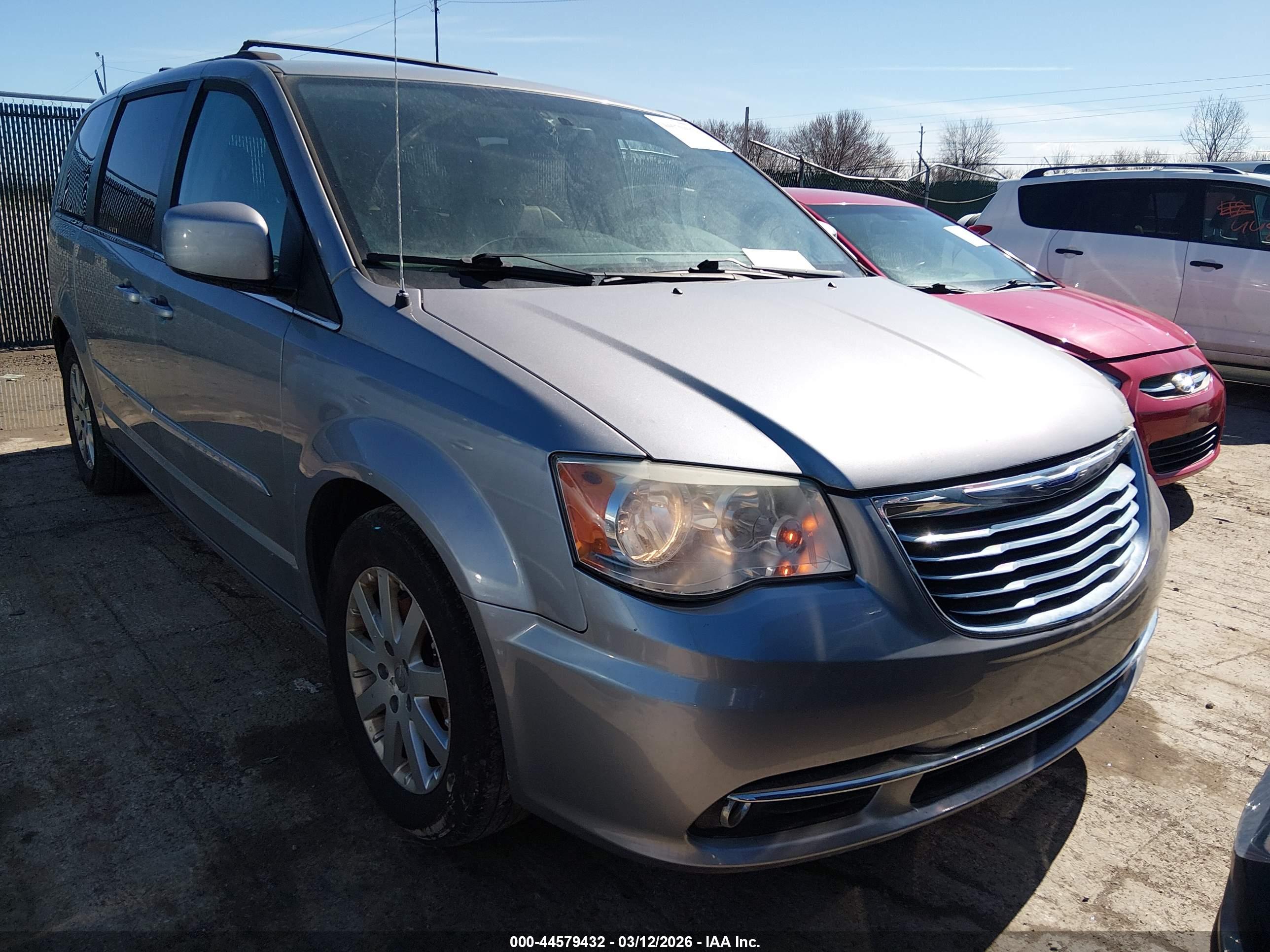 CHRYSLER TOWN image 6