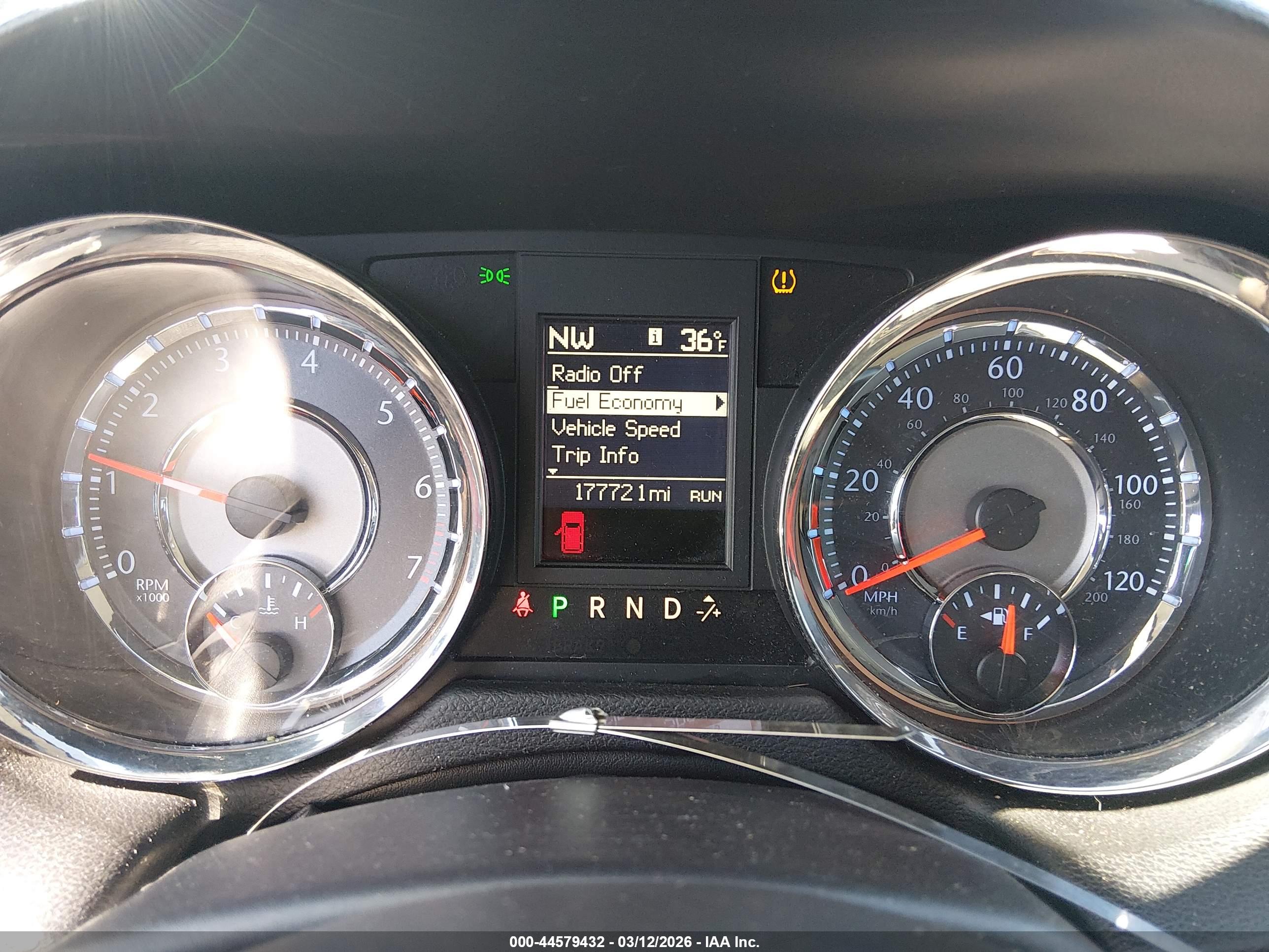 CHRYSLER TOWN image 7