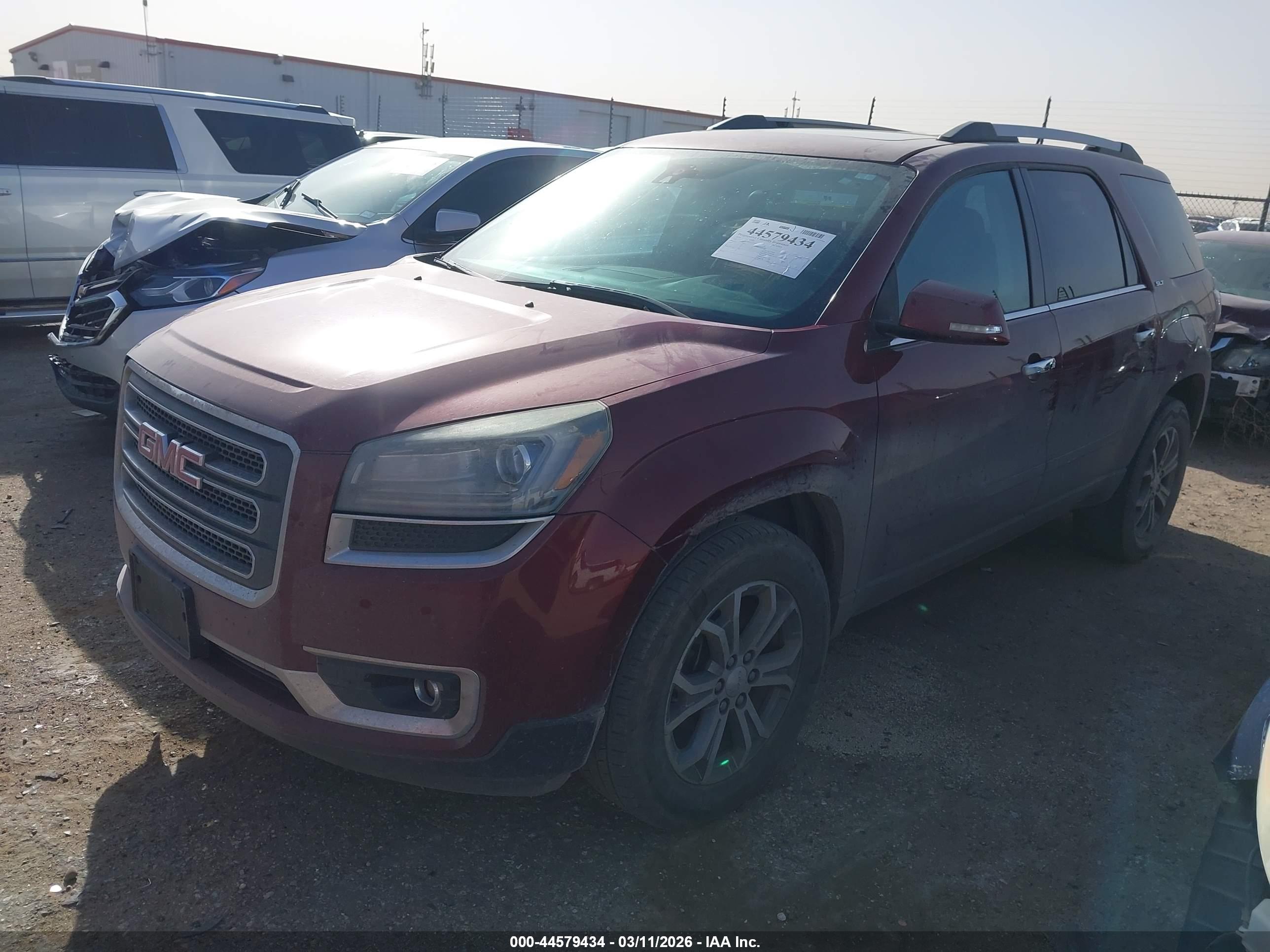 GMC ACADIA image 2