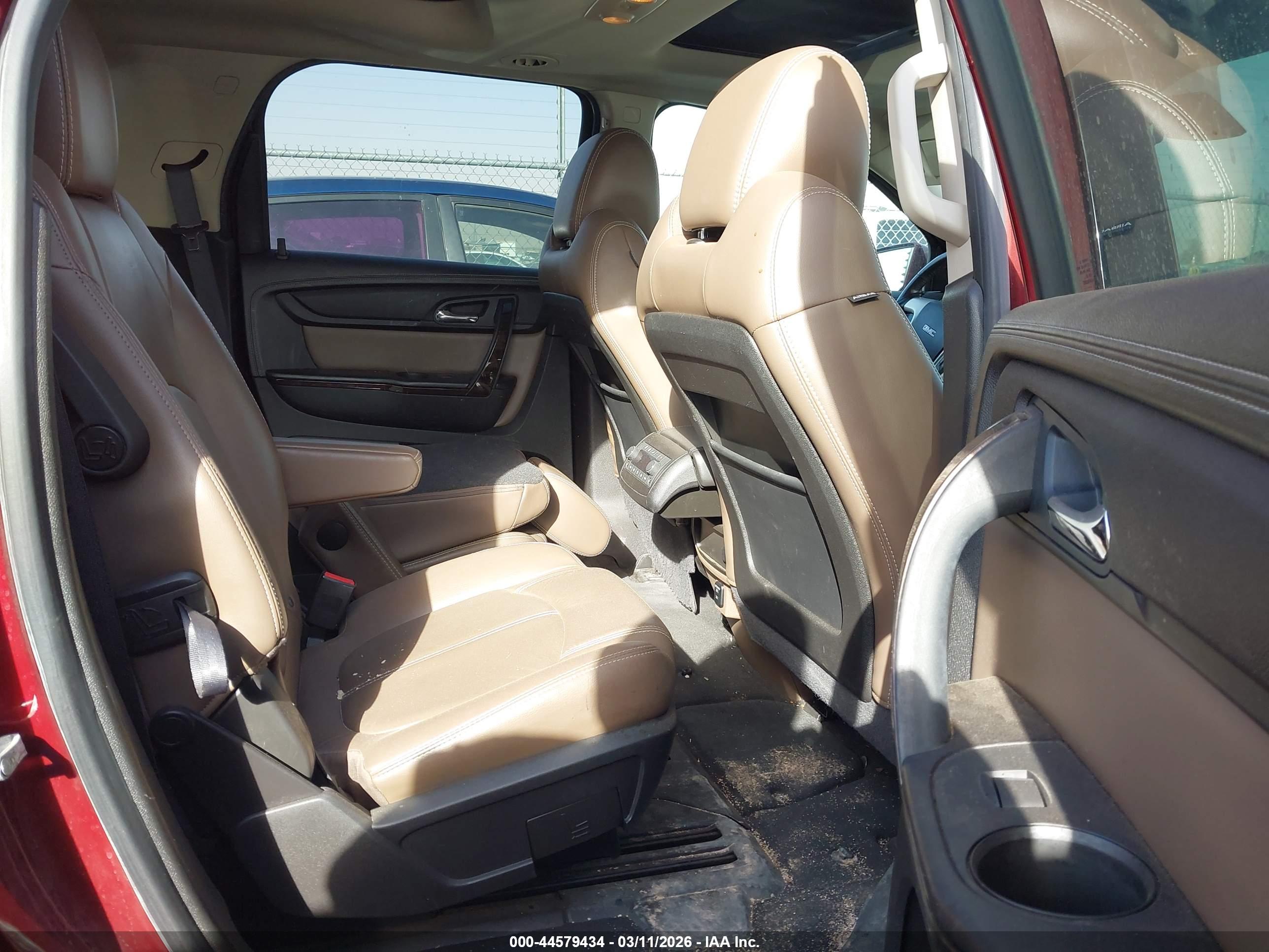 GMC ACADIA image 8