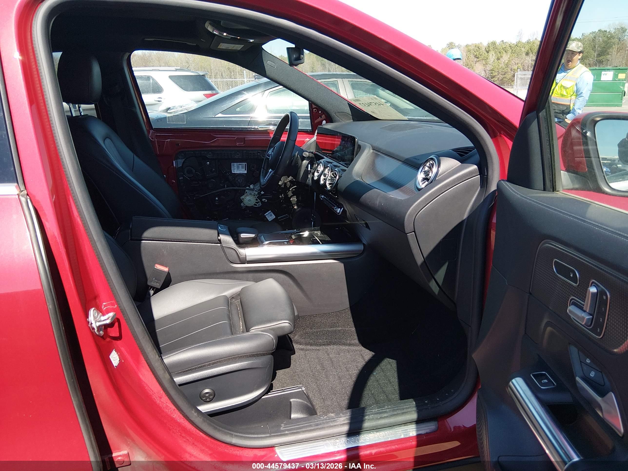 MERCEDES-BENZ GLA image 5