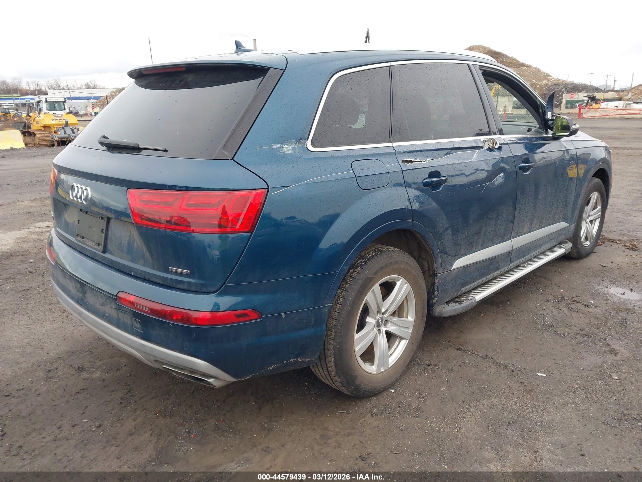 AUDI Q7 image 4