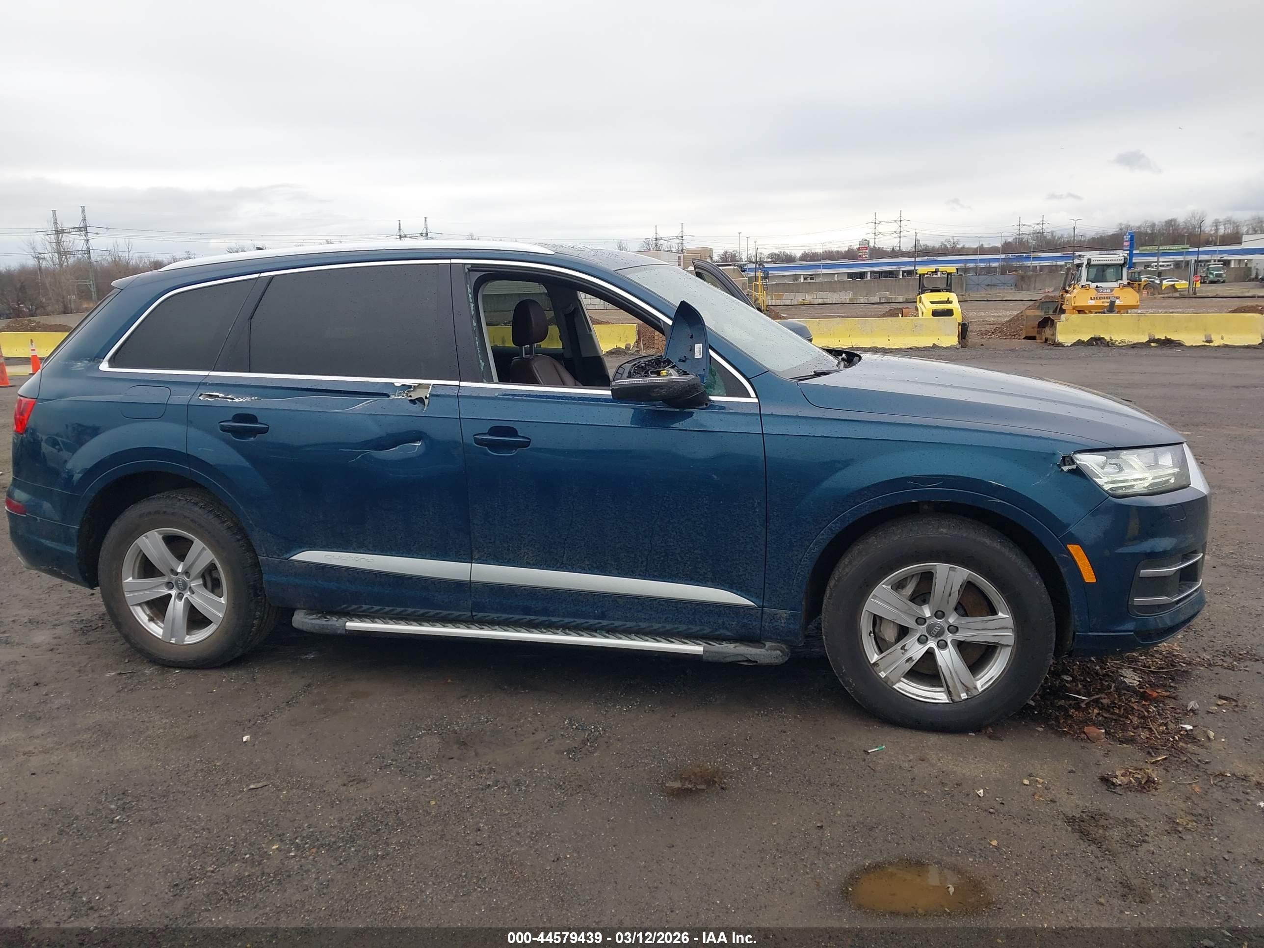 AUDI Q7 image 6