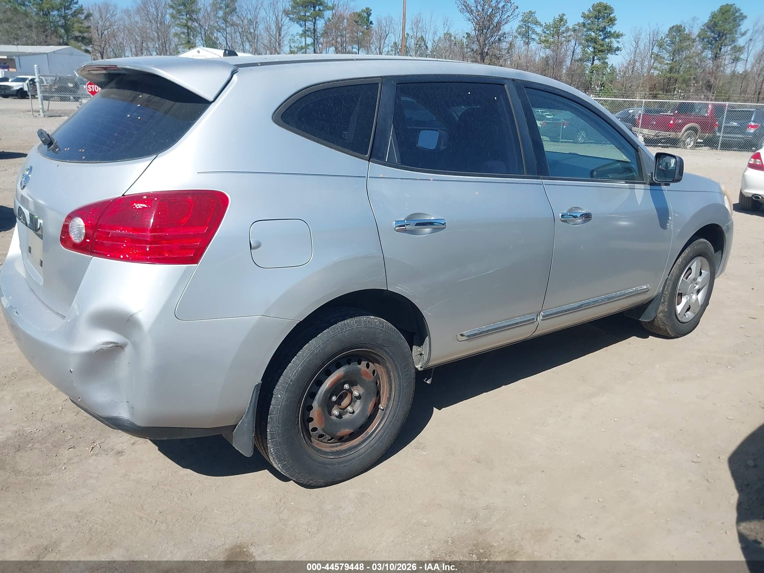 NISSAN ROGUE image 4
