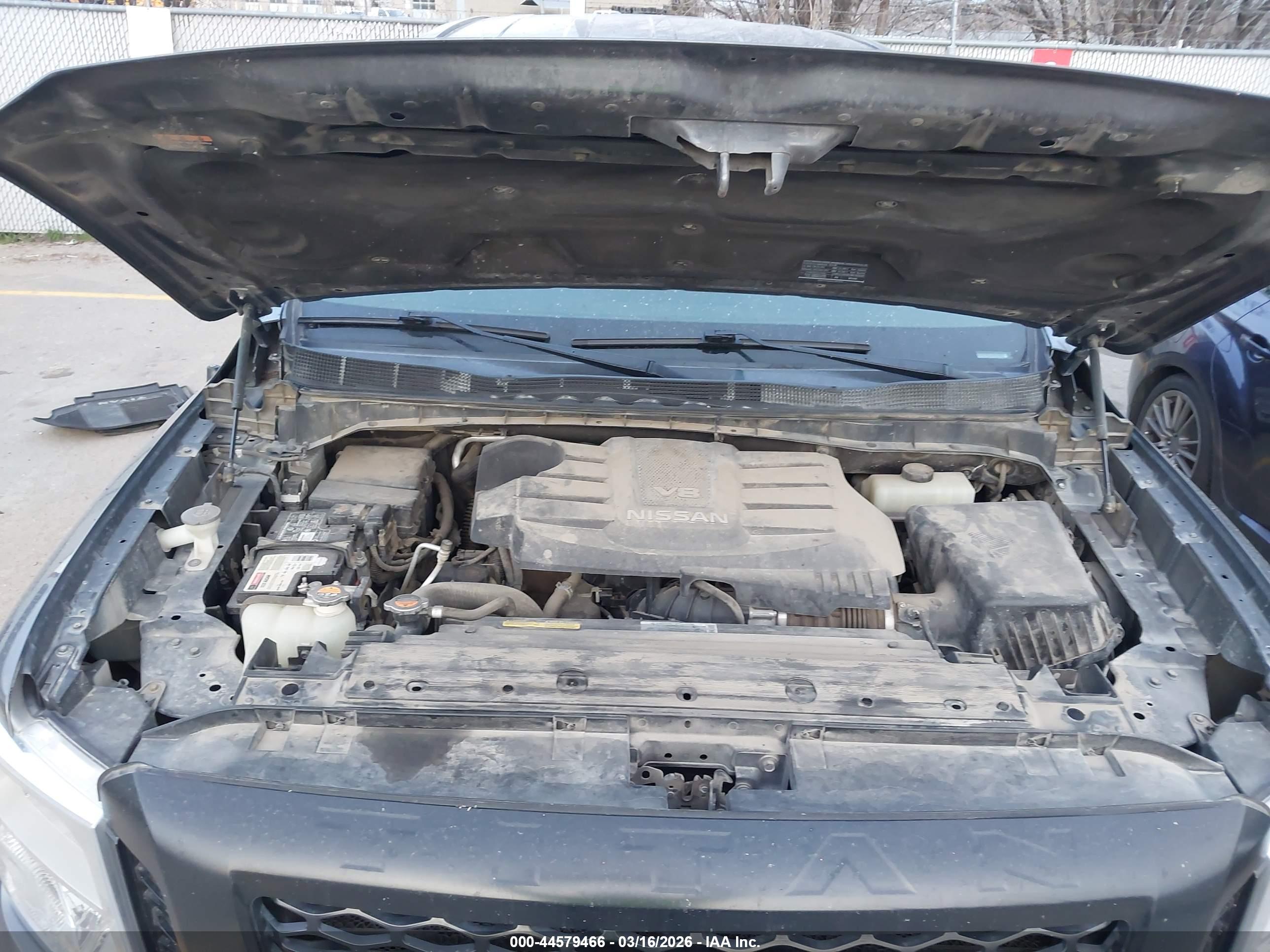 NISSAN TITAN image 10