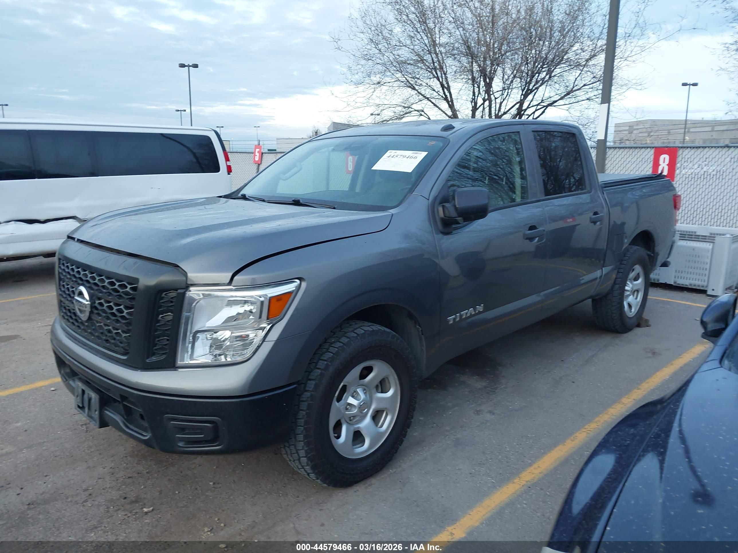 NISSAN TITAN image 2