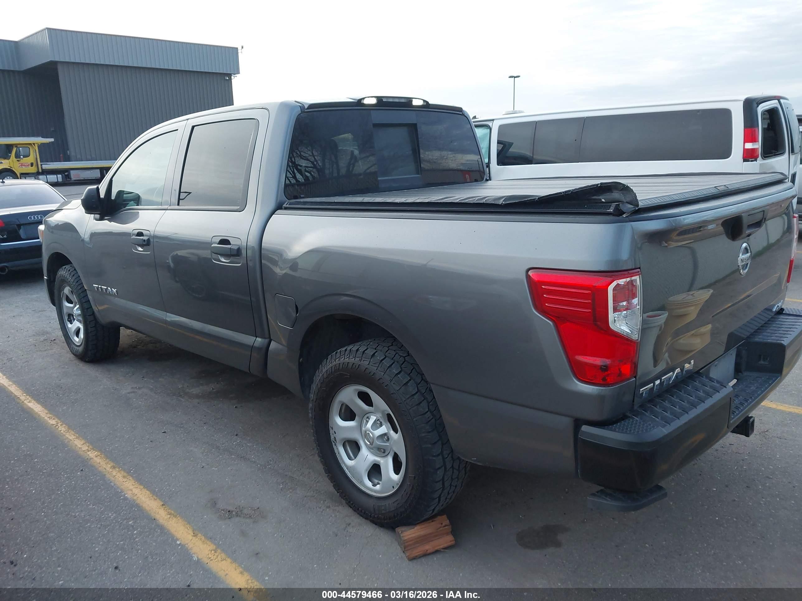 NISSAN TITAN image 3