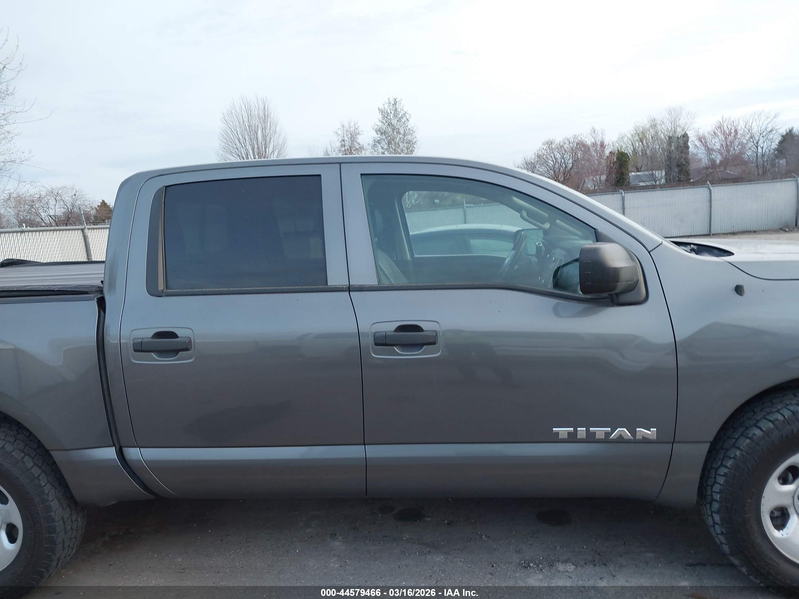 NISSAN TITAN image 6