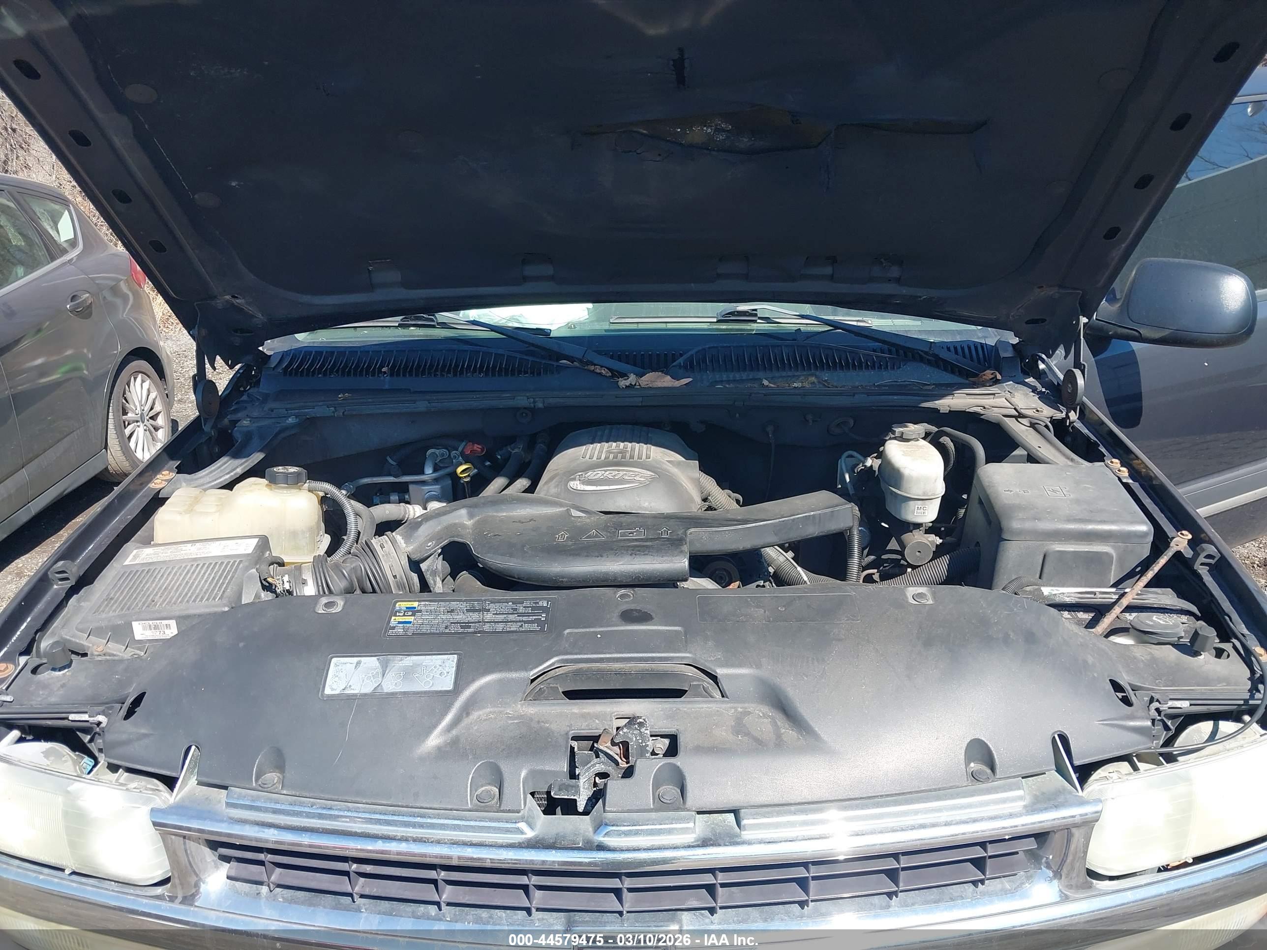 CHEVROLET SUBURBAN image 10