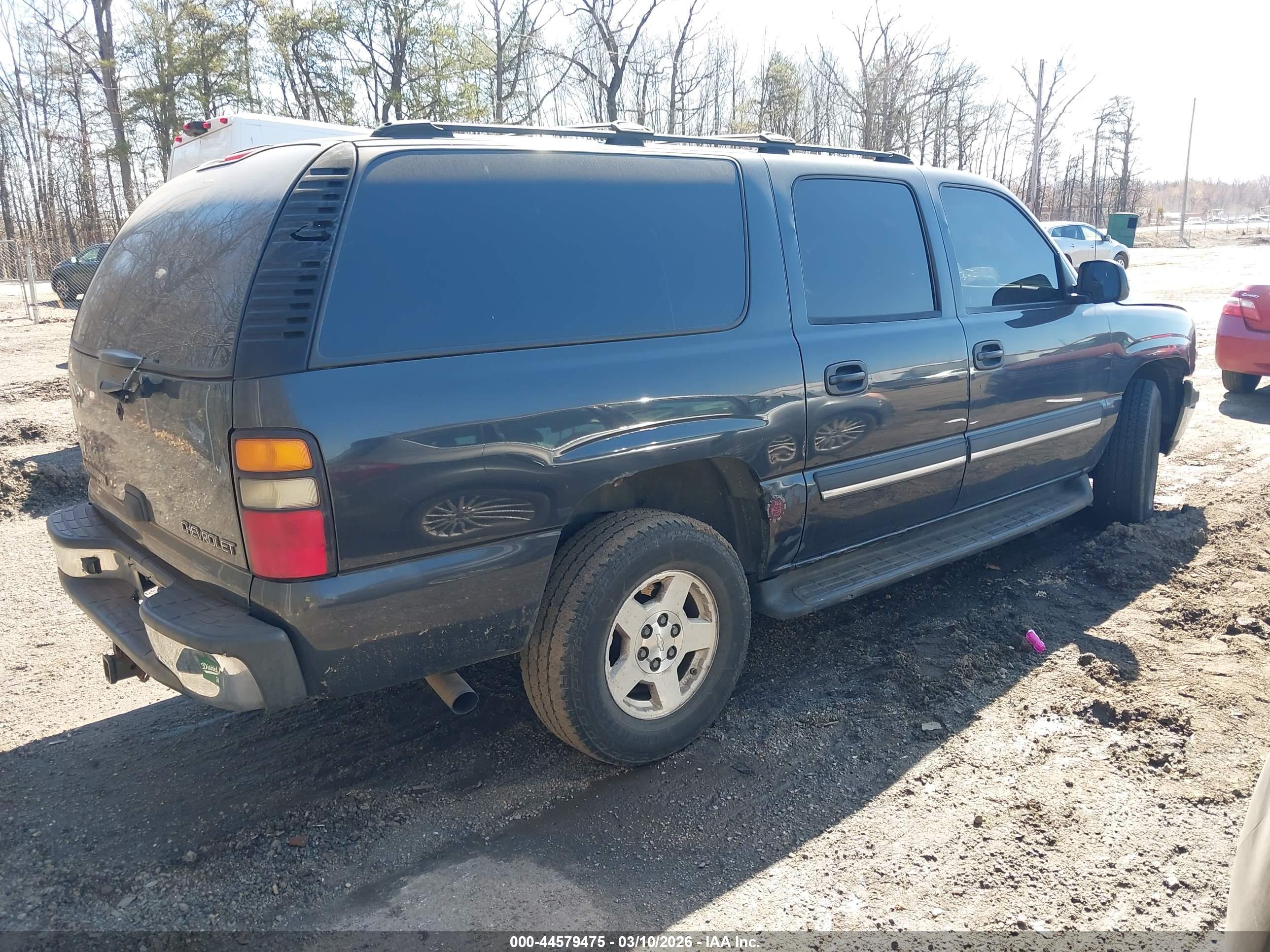 CHEVROLET SUBURBAN image 4