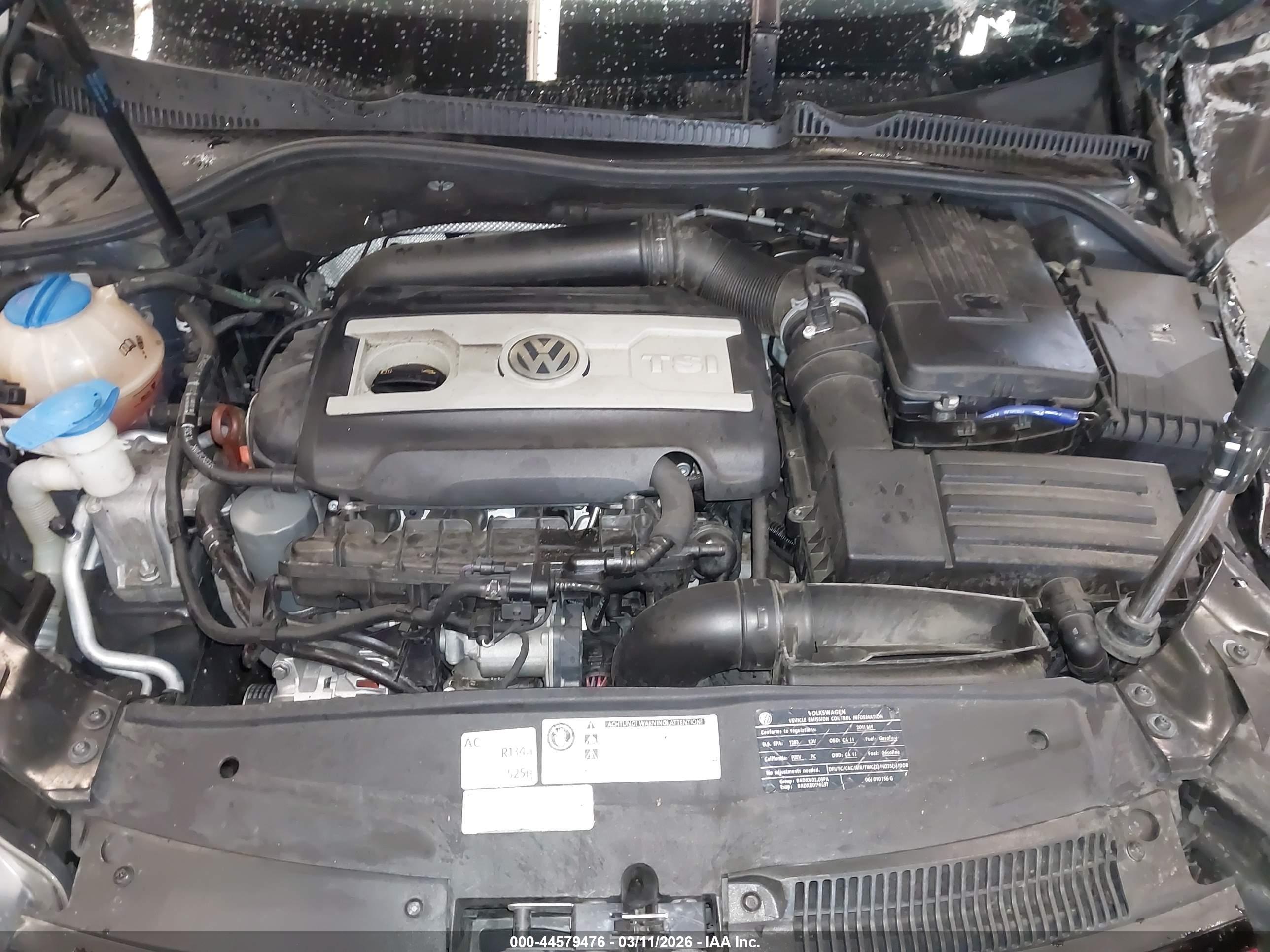 VOLKSWAGEN GTI image 10