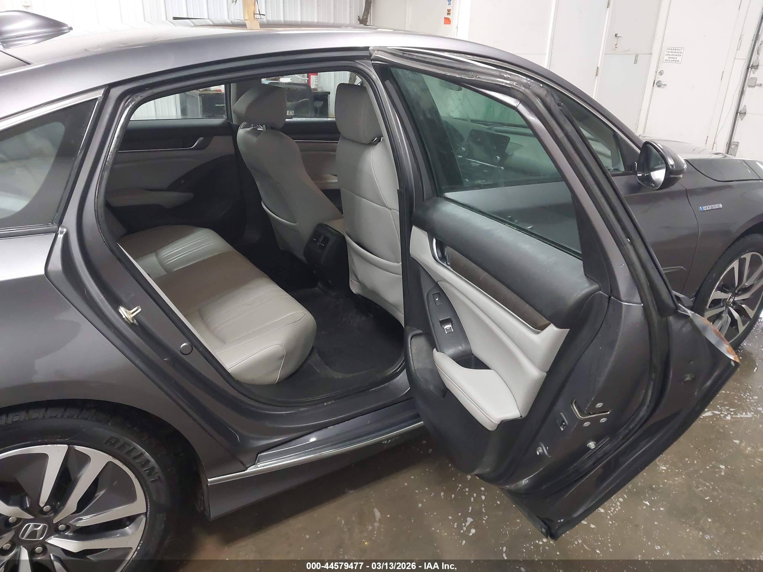 HONDA ACCORD image 8