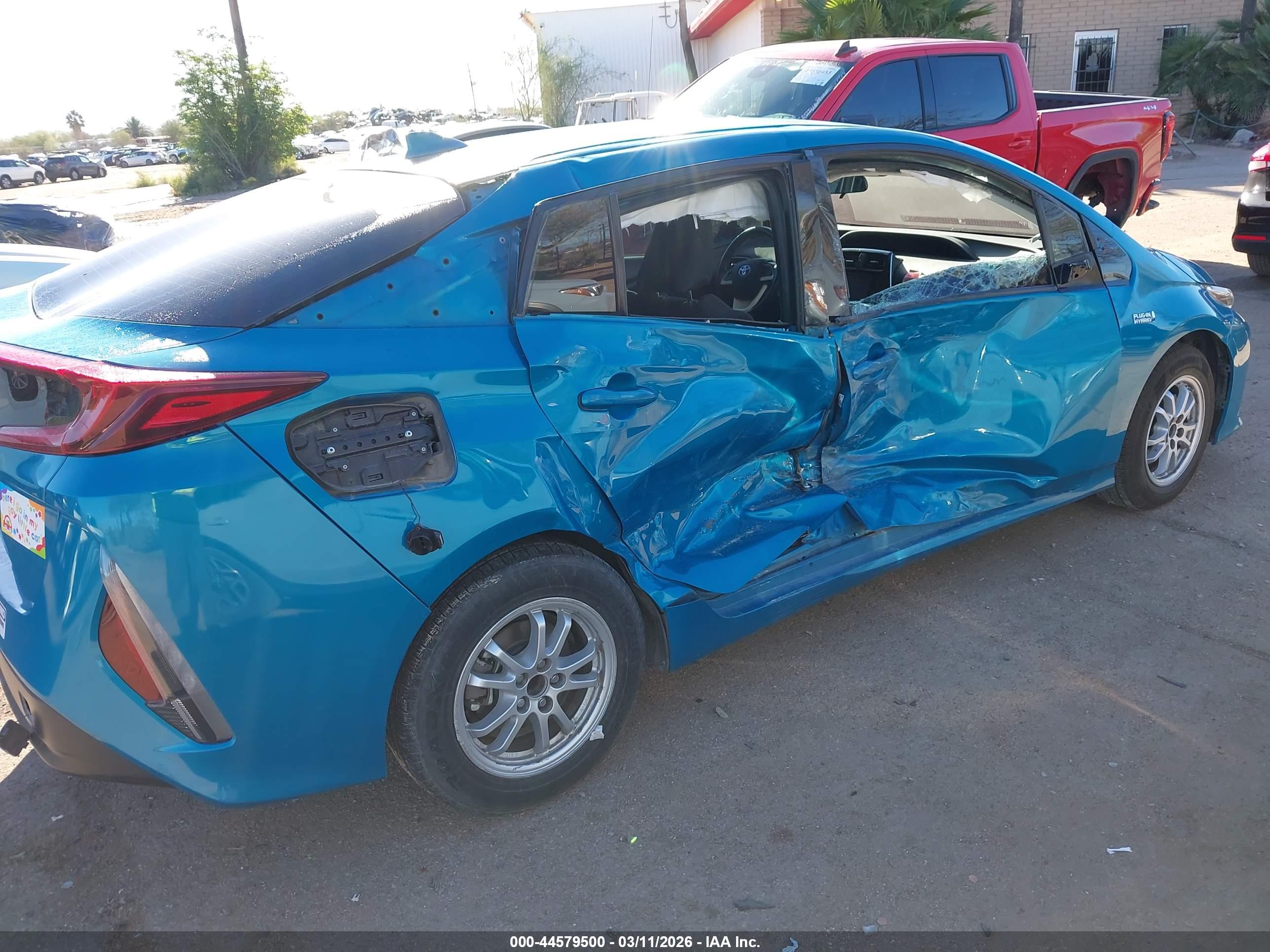 TOYOTA PRIUS image 6