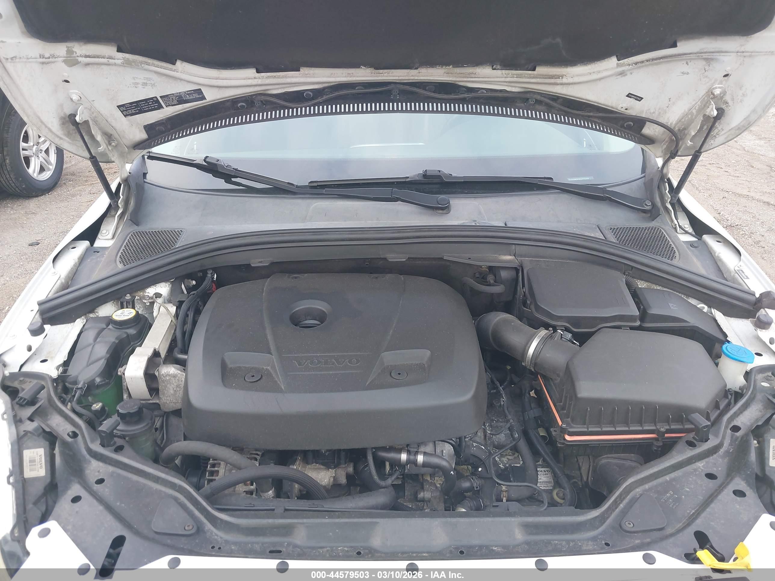 VOLVO XC60 image 10