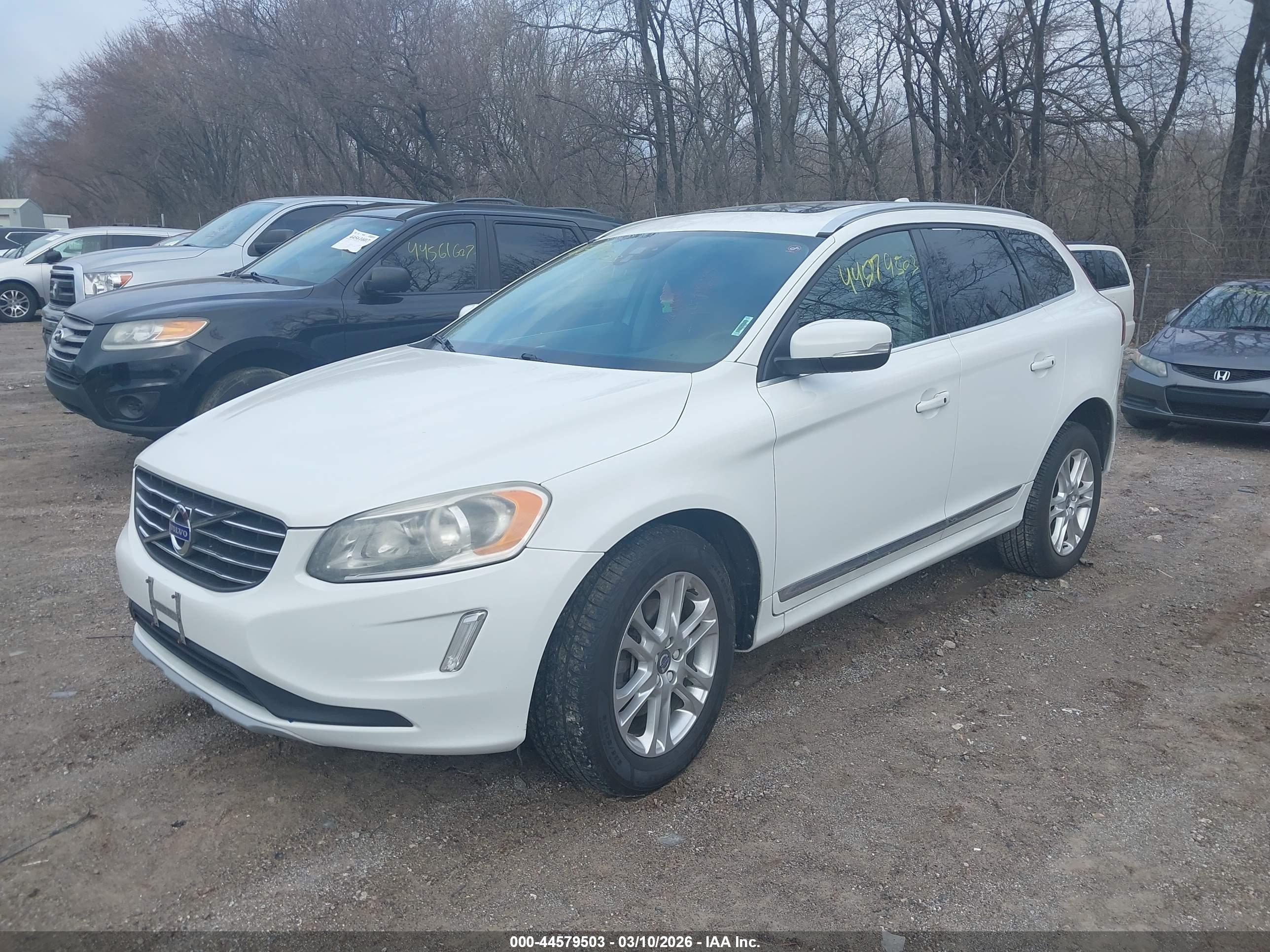 VOLVO XC60 image 2