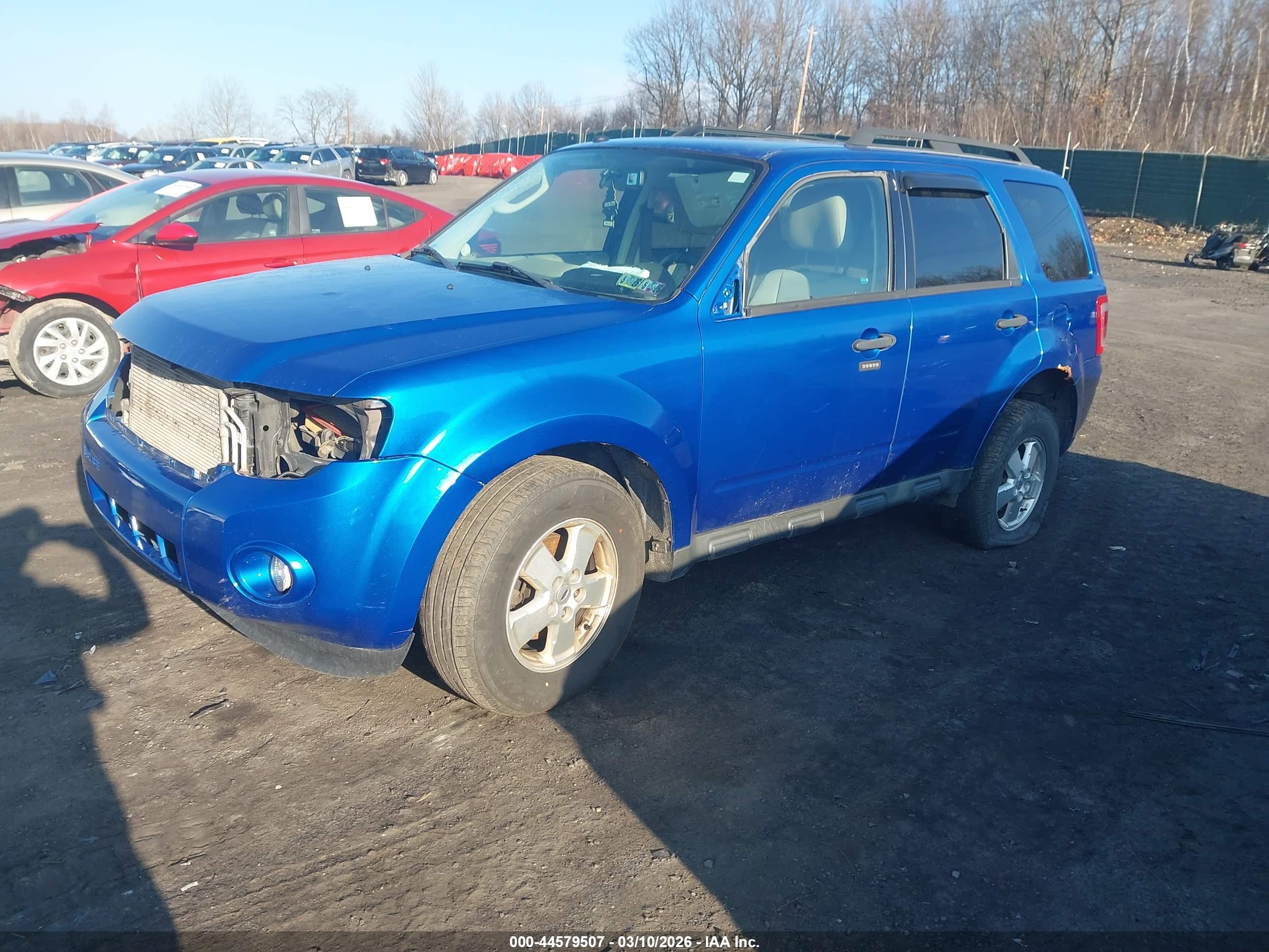 FORD ESCAPE image 2