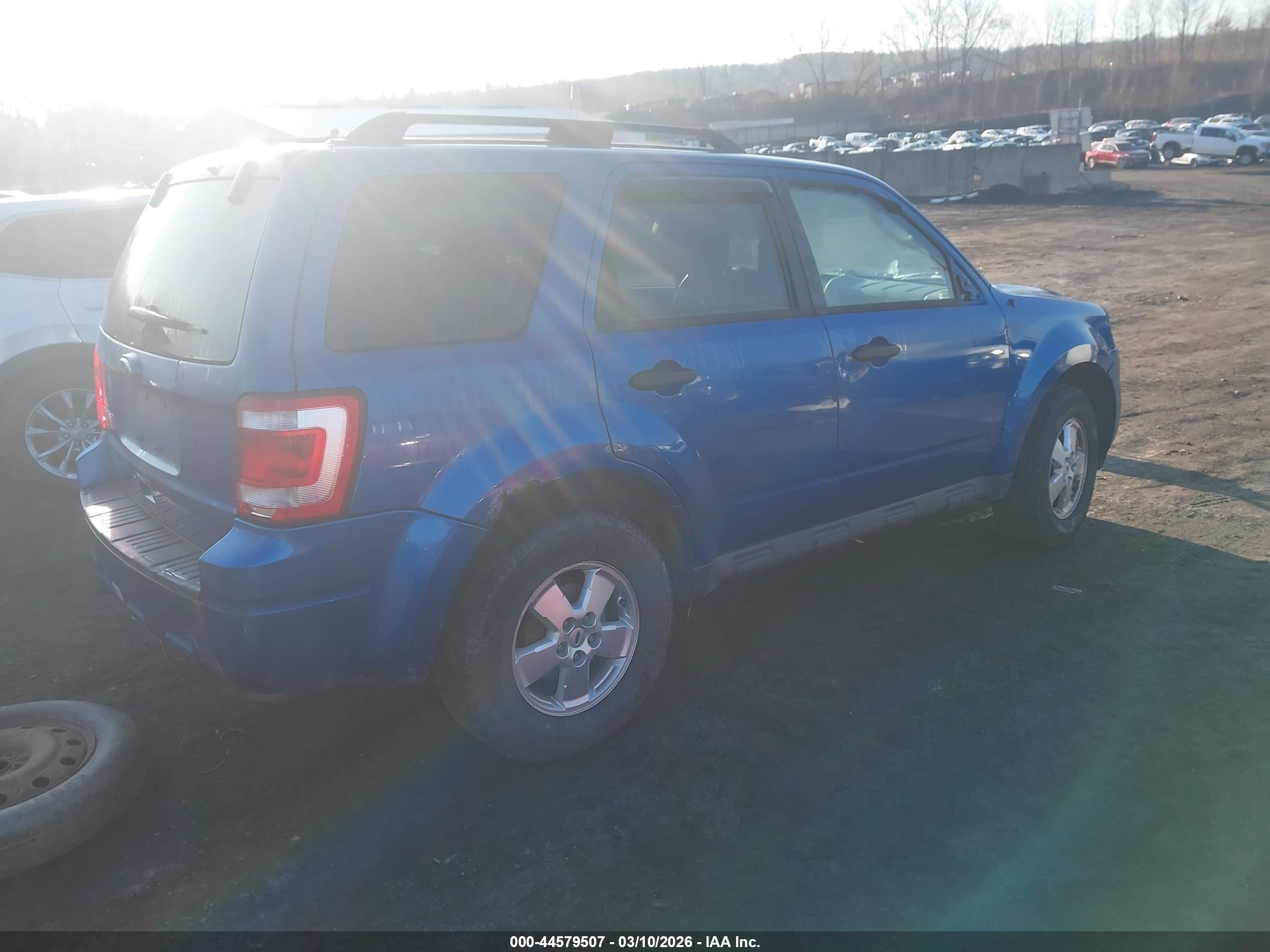 FORD ESCAPE image 4