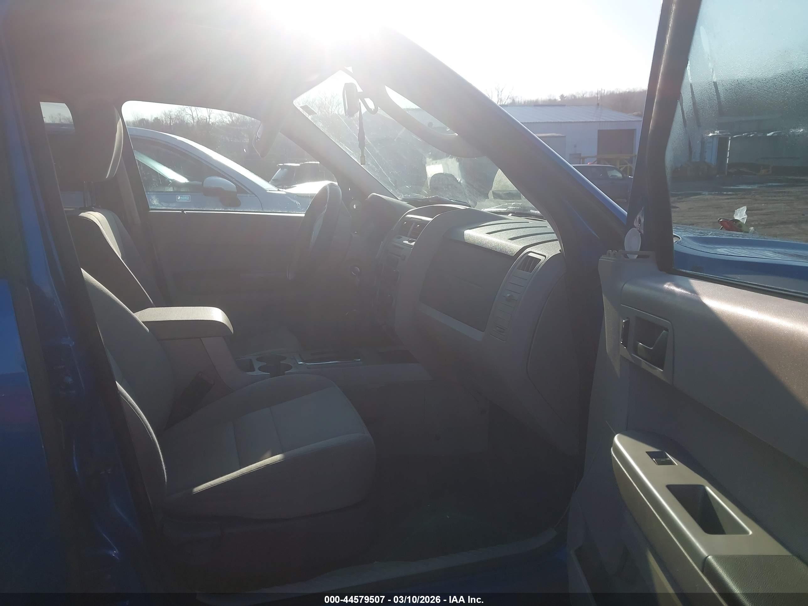 FORD ESCAPE image 5