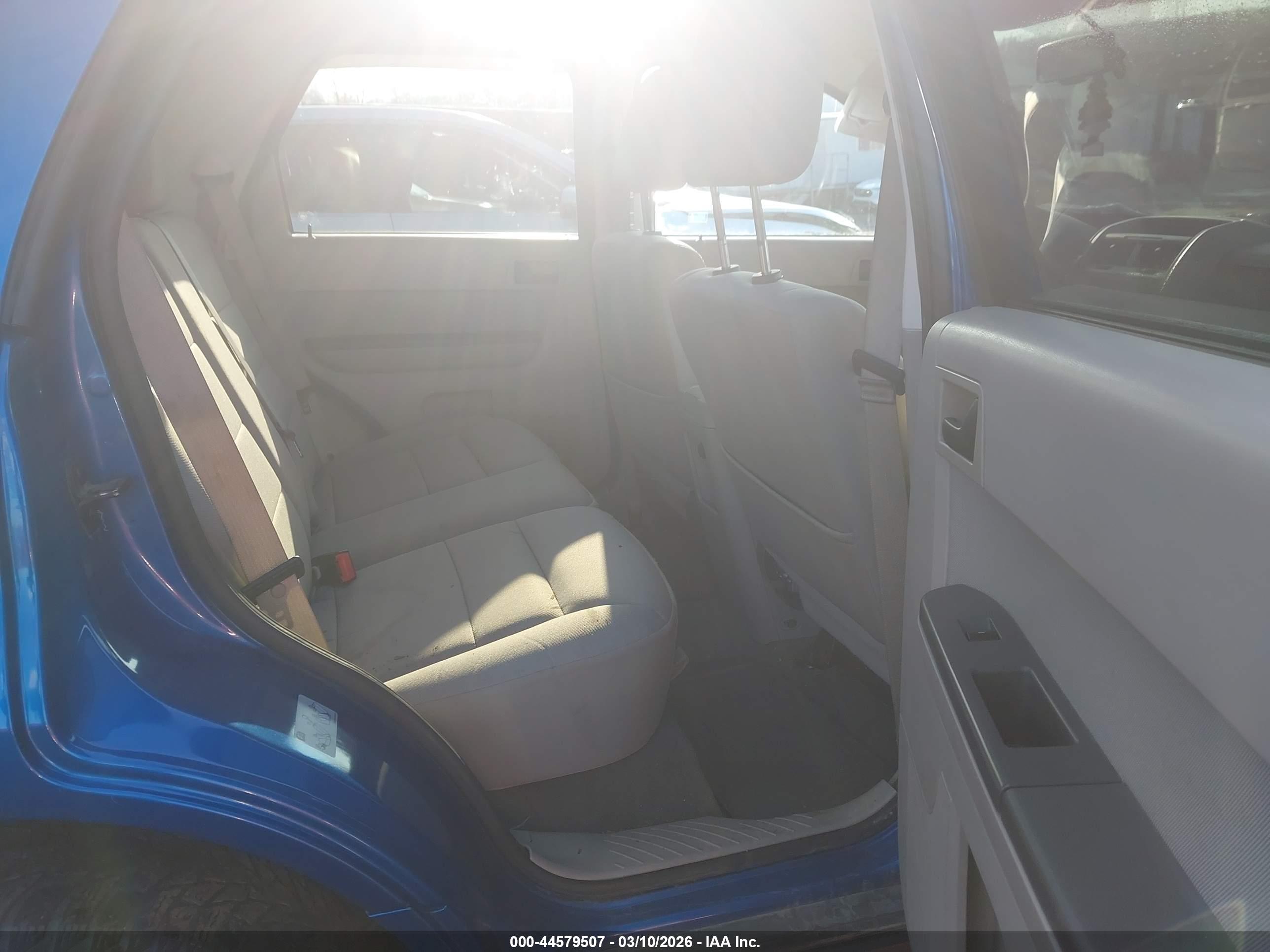 FORD ESCAPE image 8