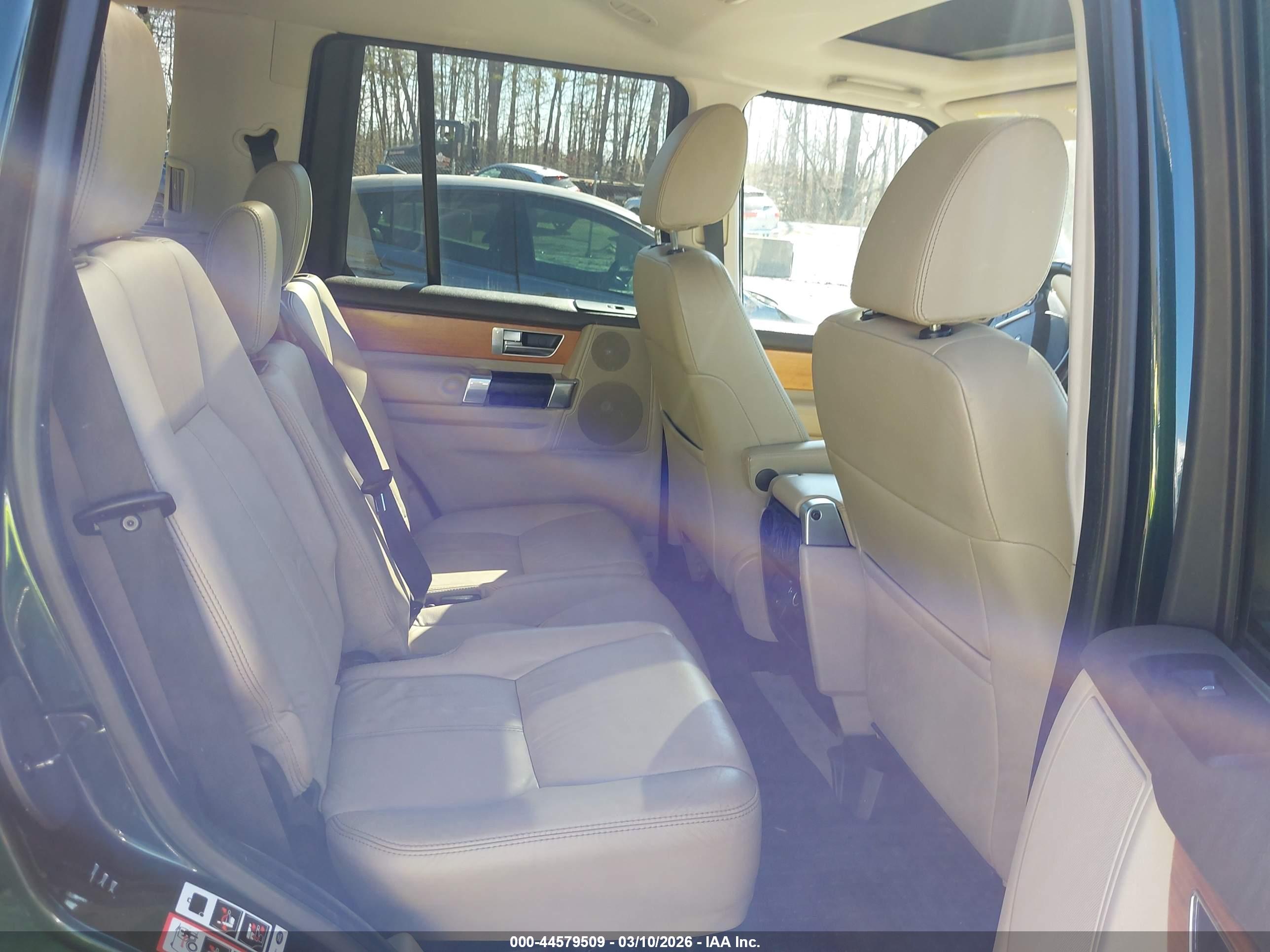 LAND ROVER image 8