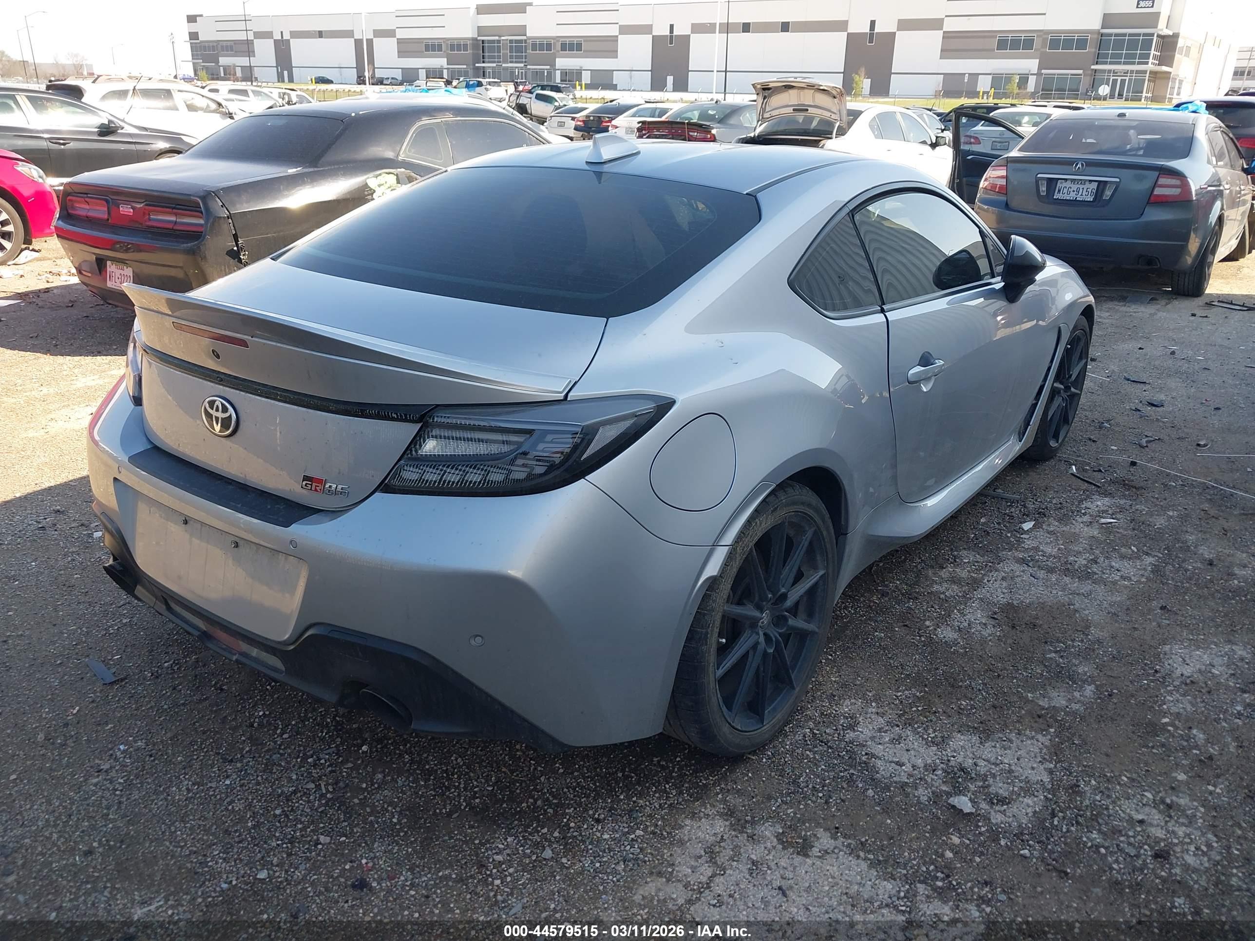 TOYOTA GR86 image 4