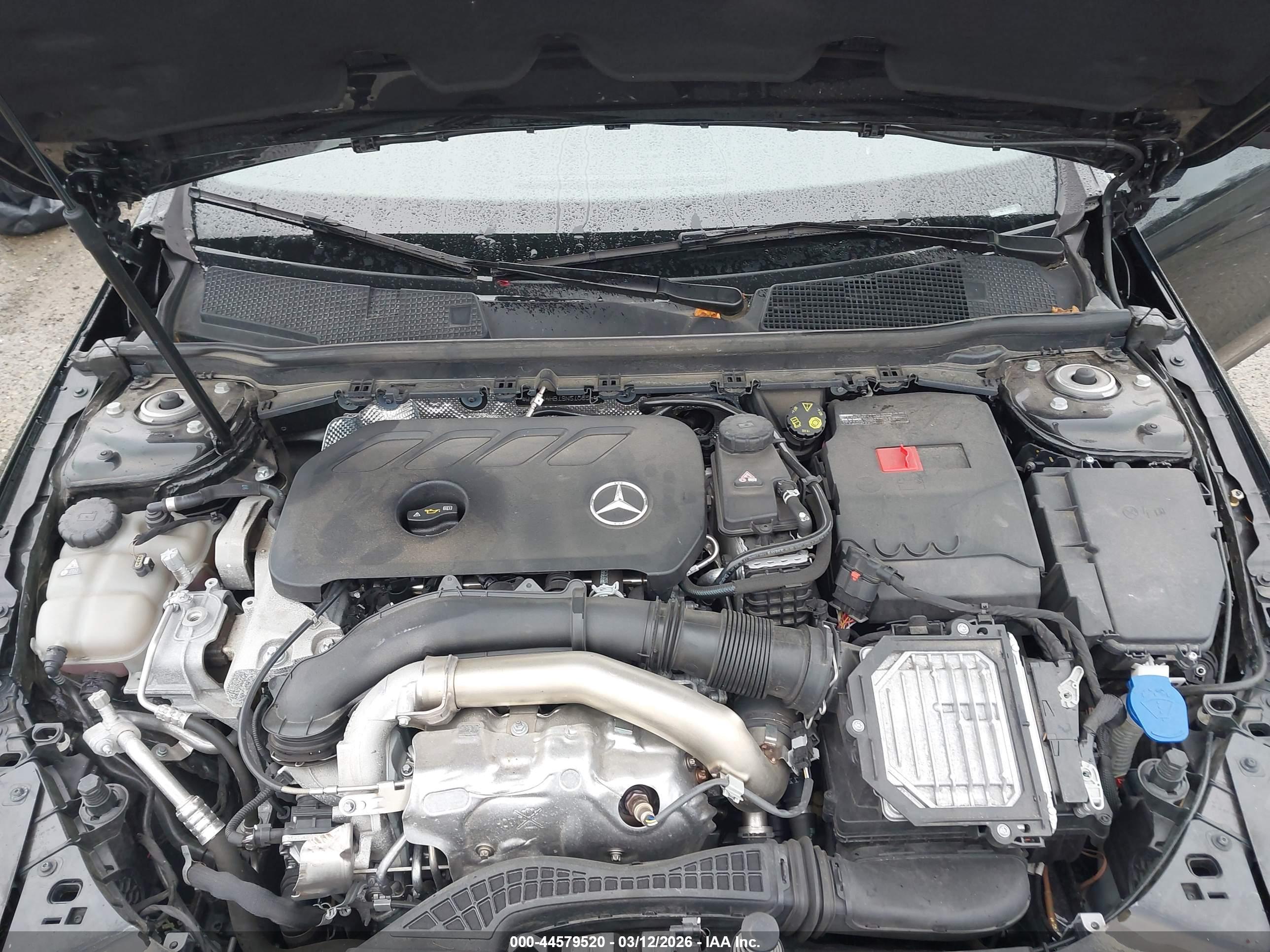 MERCEDES-BENZ CLA image 10