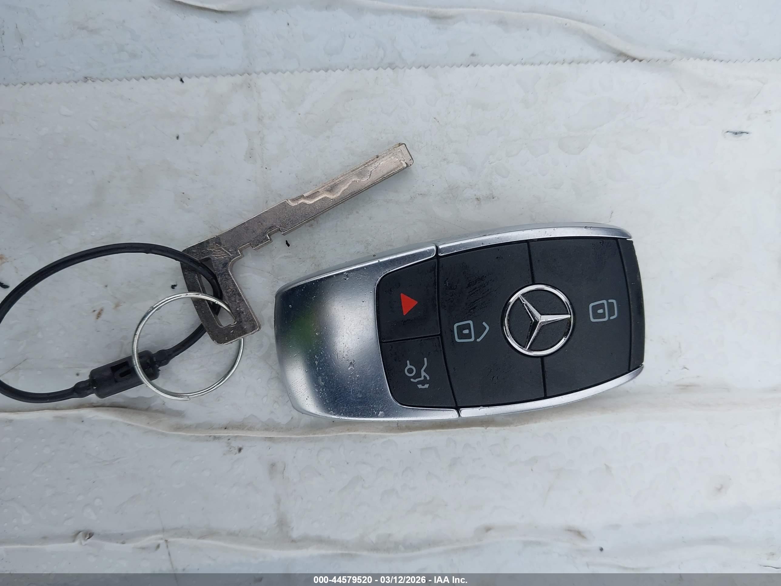MERCEDES-BENZ CLA image 11