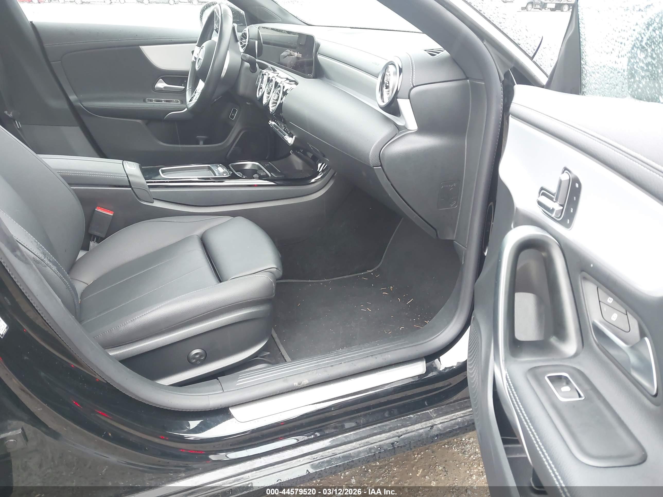 MERCEDES-BENZ CLA image 5