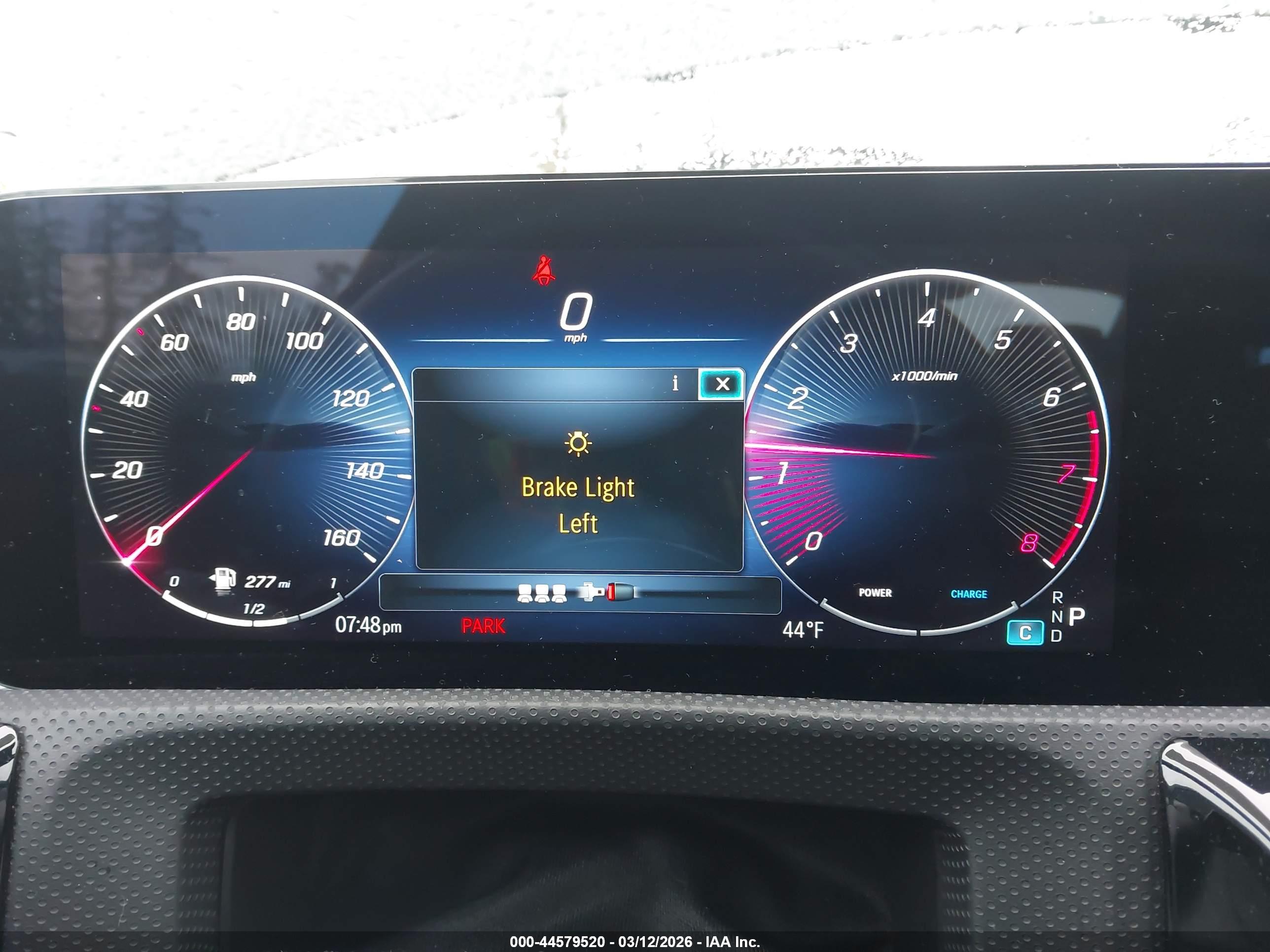 MERCEDES-BENZ CLA image 7