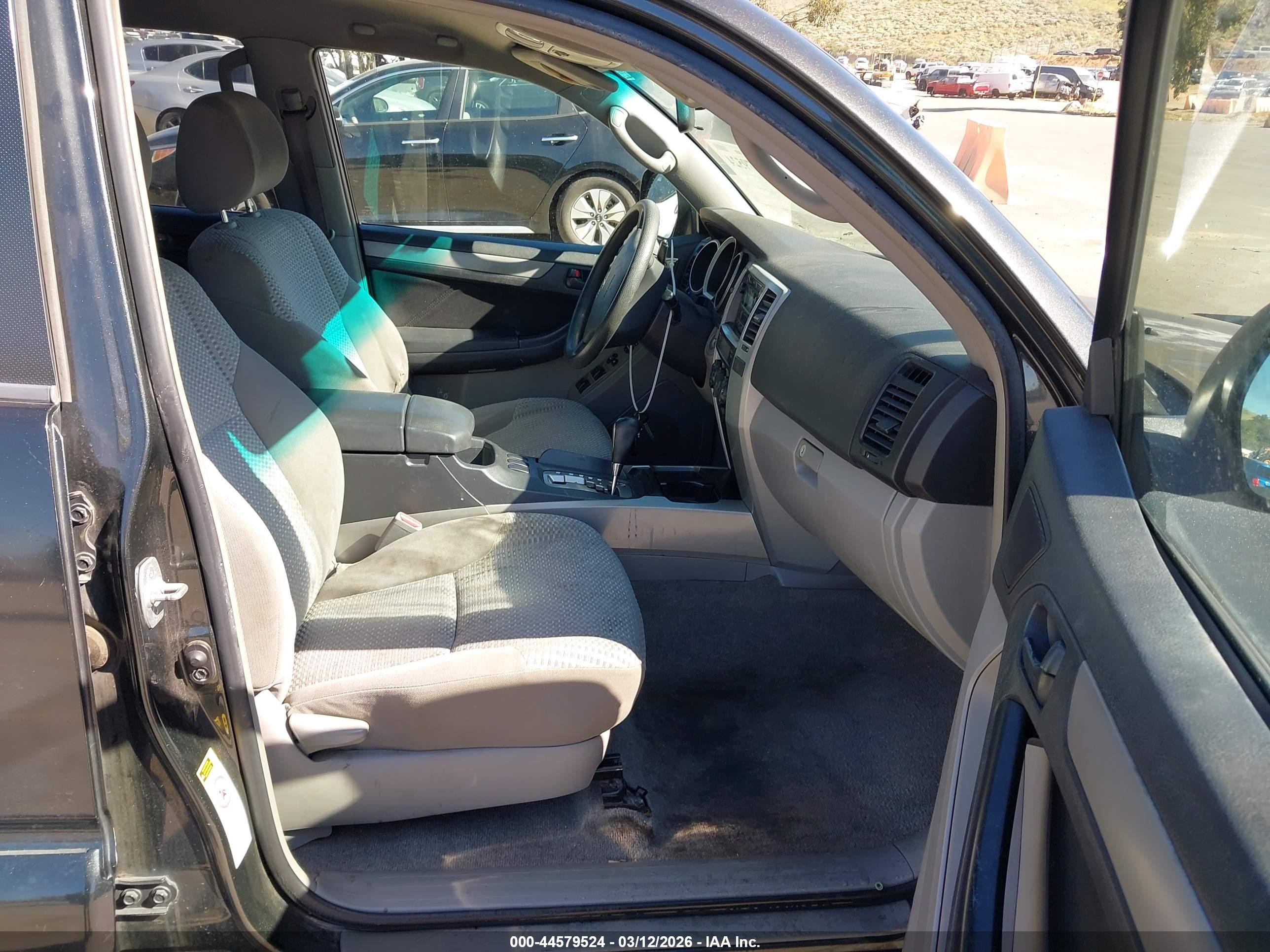 TOYOTA 4RUNNER image 5
