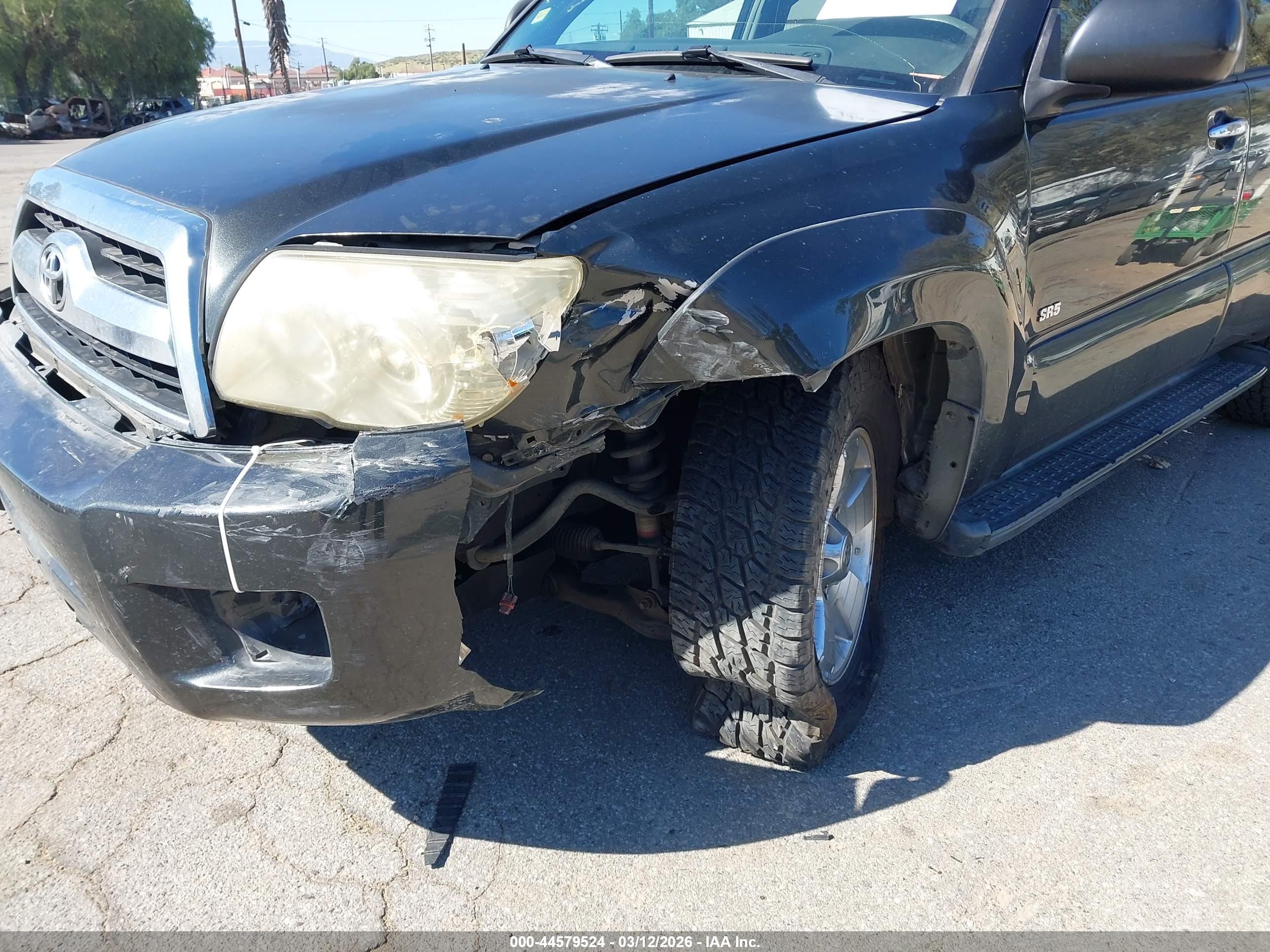 TOYOTA 4RUNNER image 6