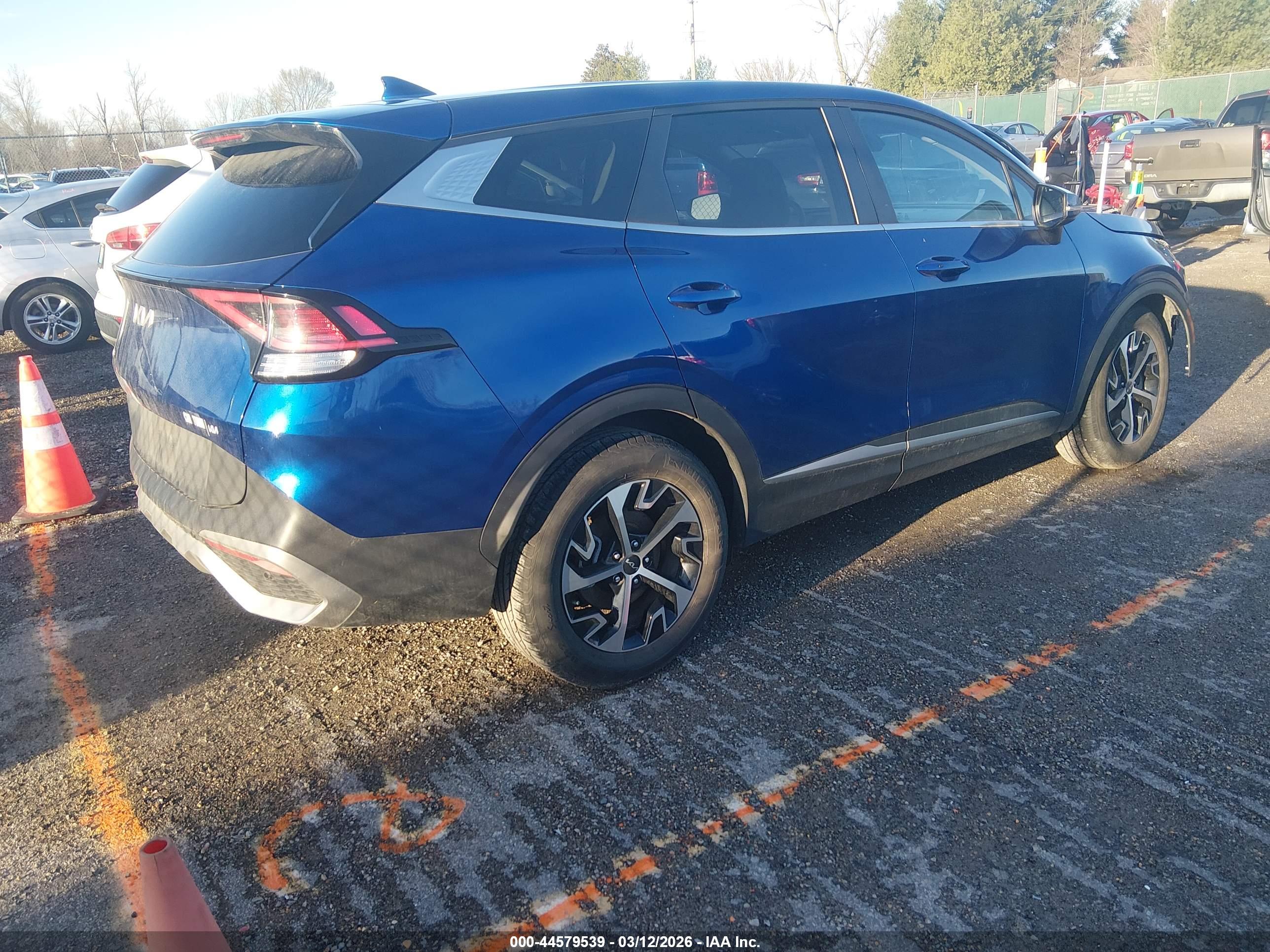 KIA SPORTAGE image 4