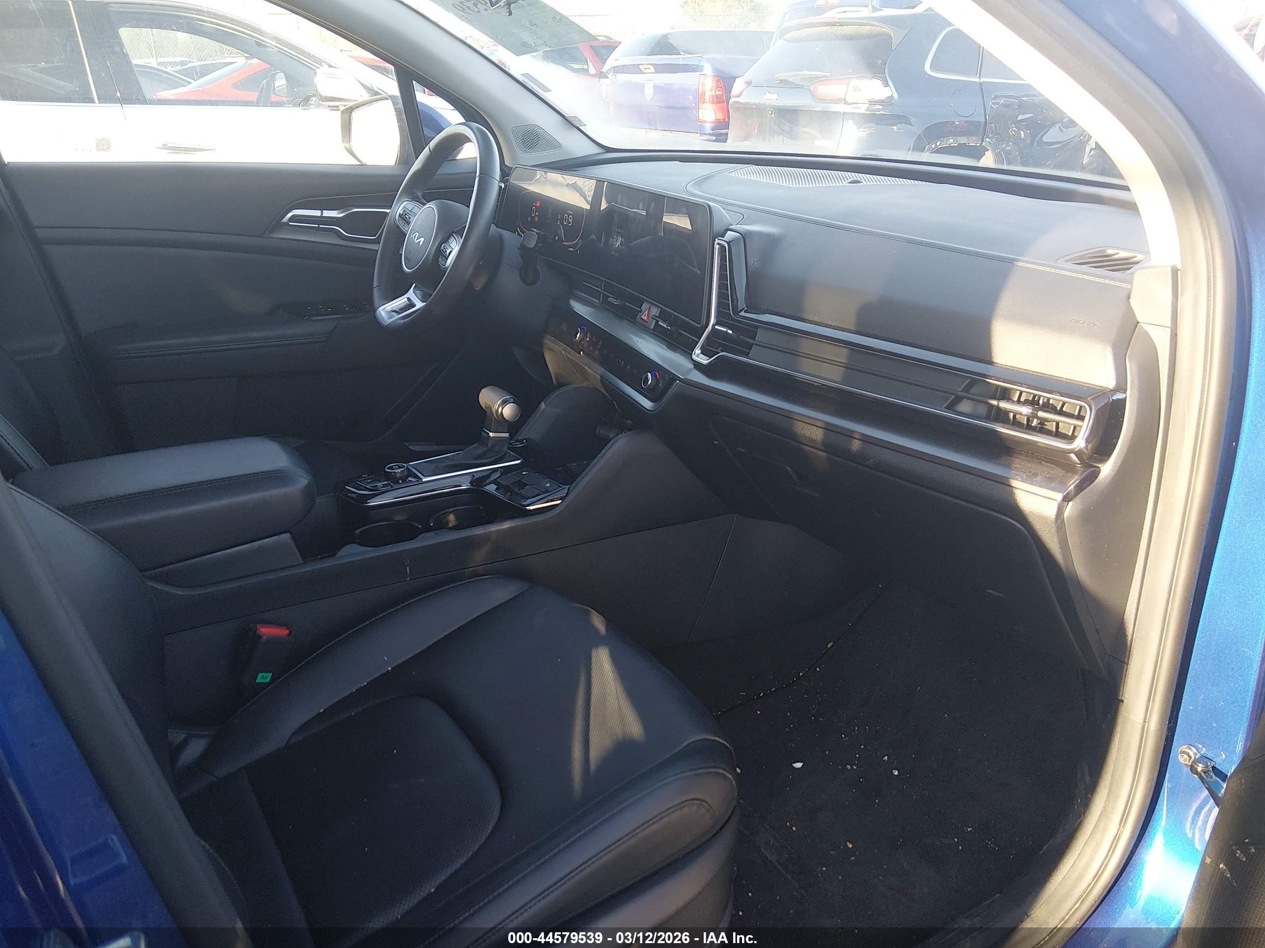 KIA SPORTAGE image 5