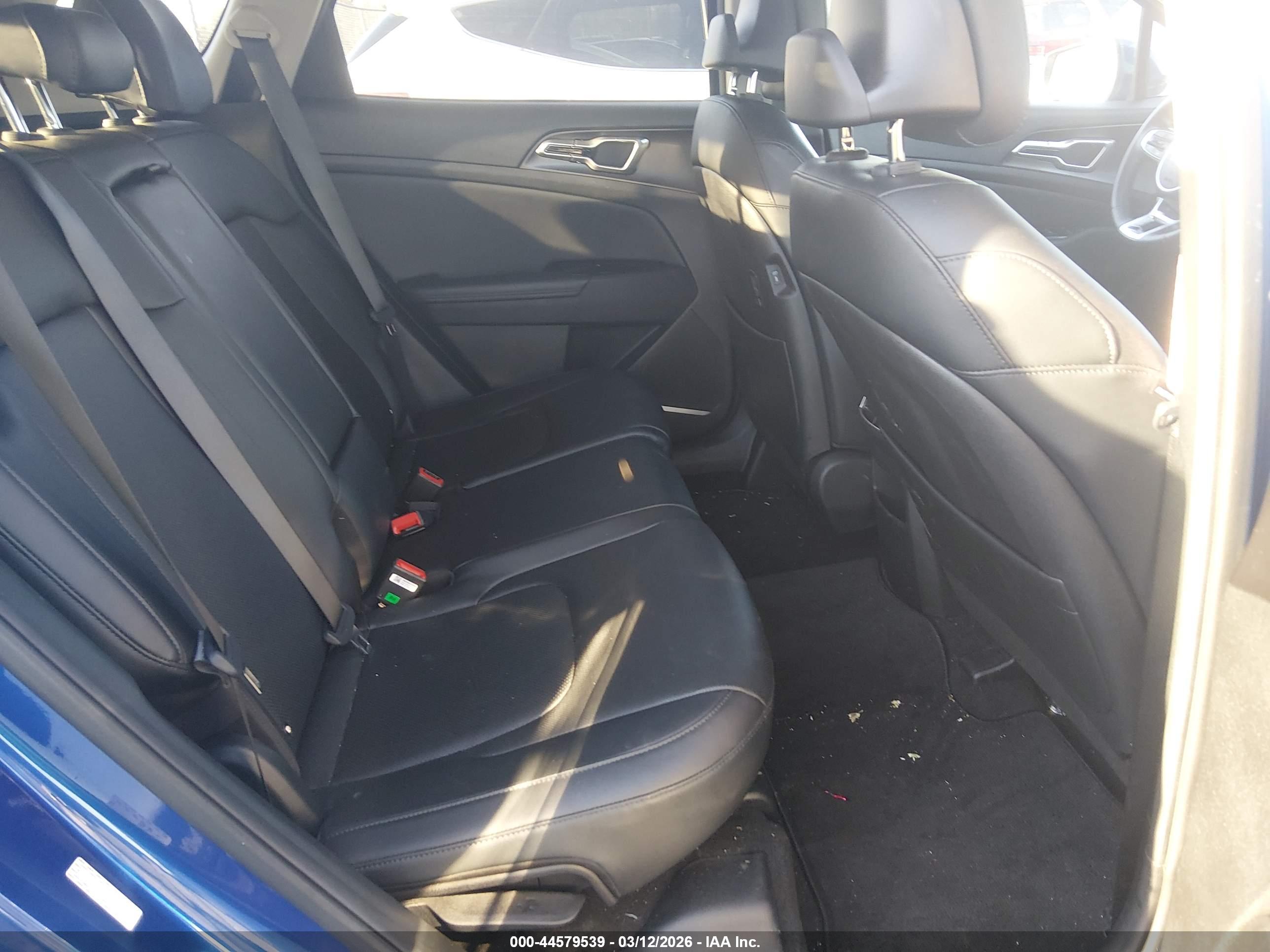 KIA SPORTAGE image 8