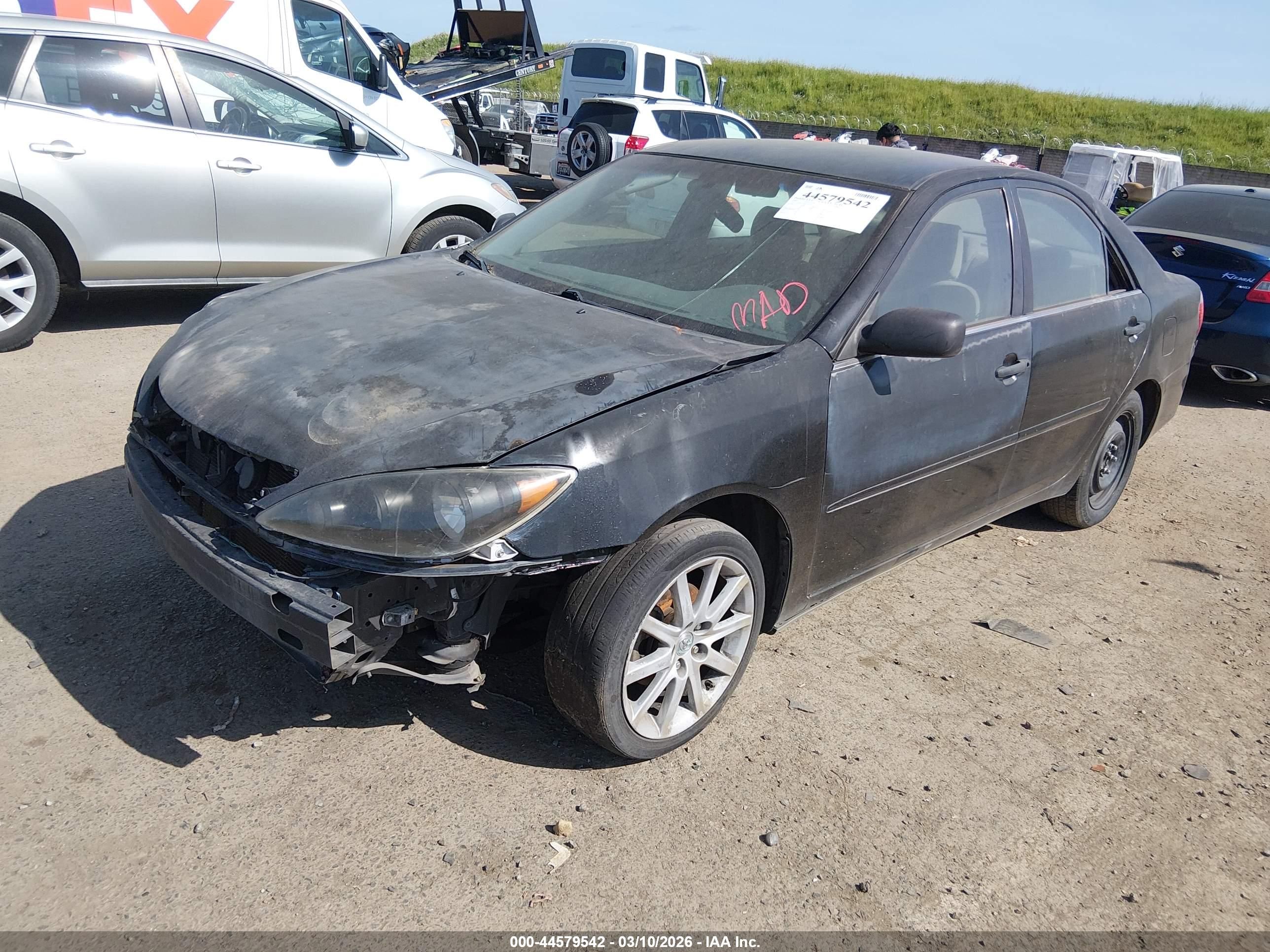 TOYOTA CAMRY image 2