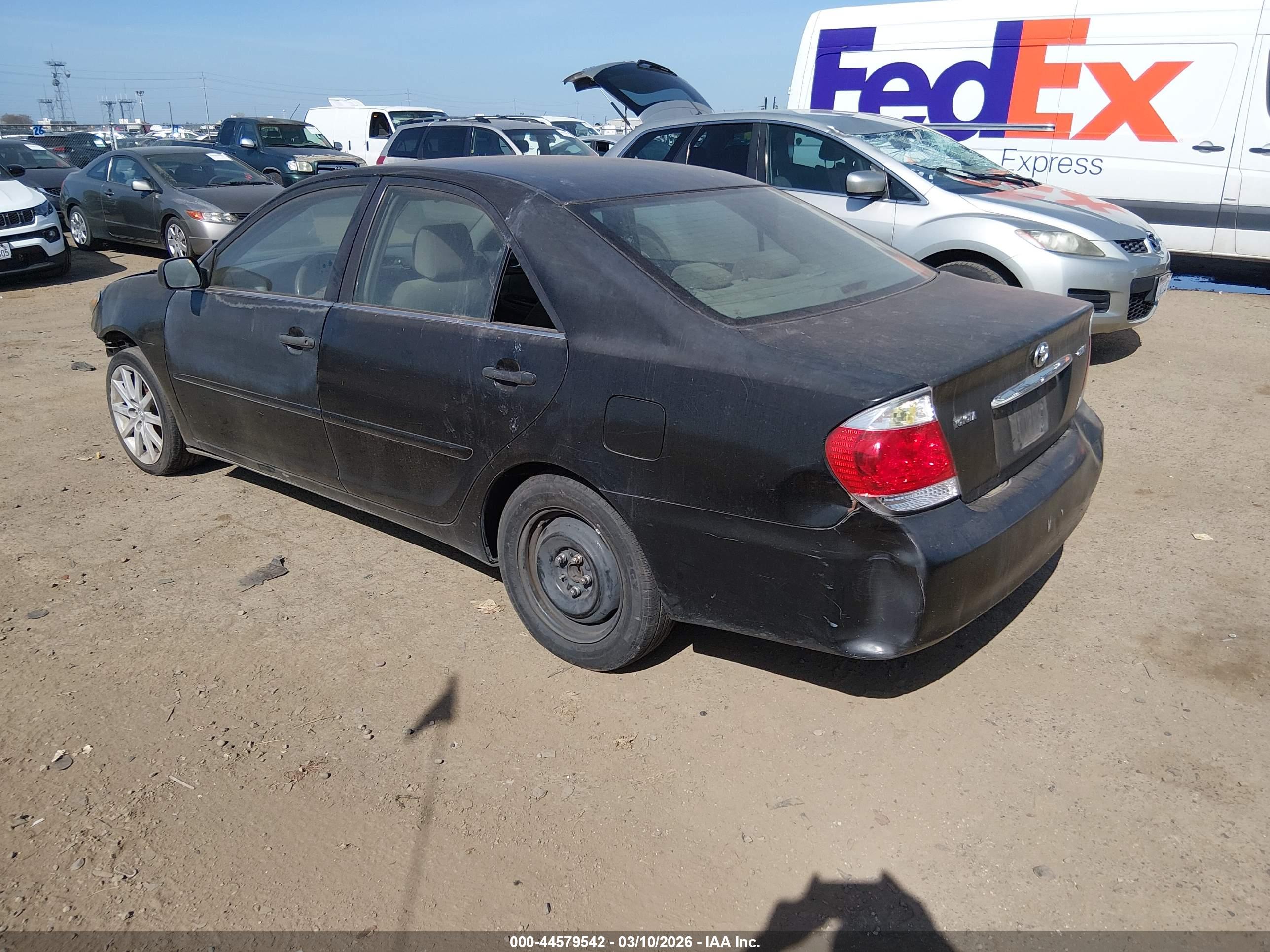 TOYOTA CAMRY image 3