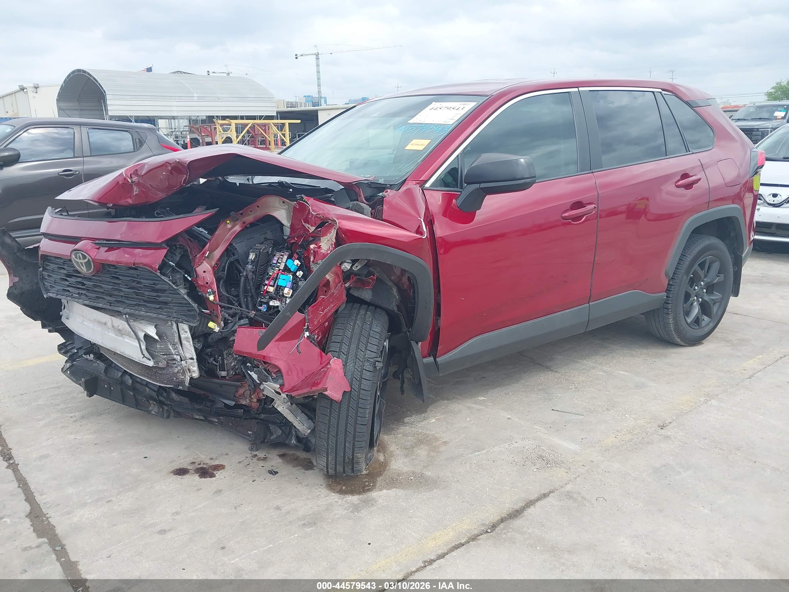 TOYOTA RAV4 image 2