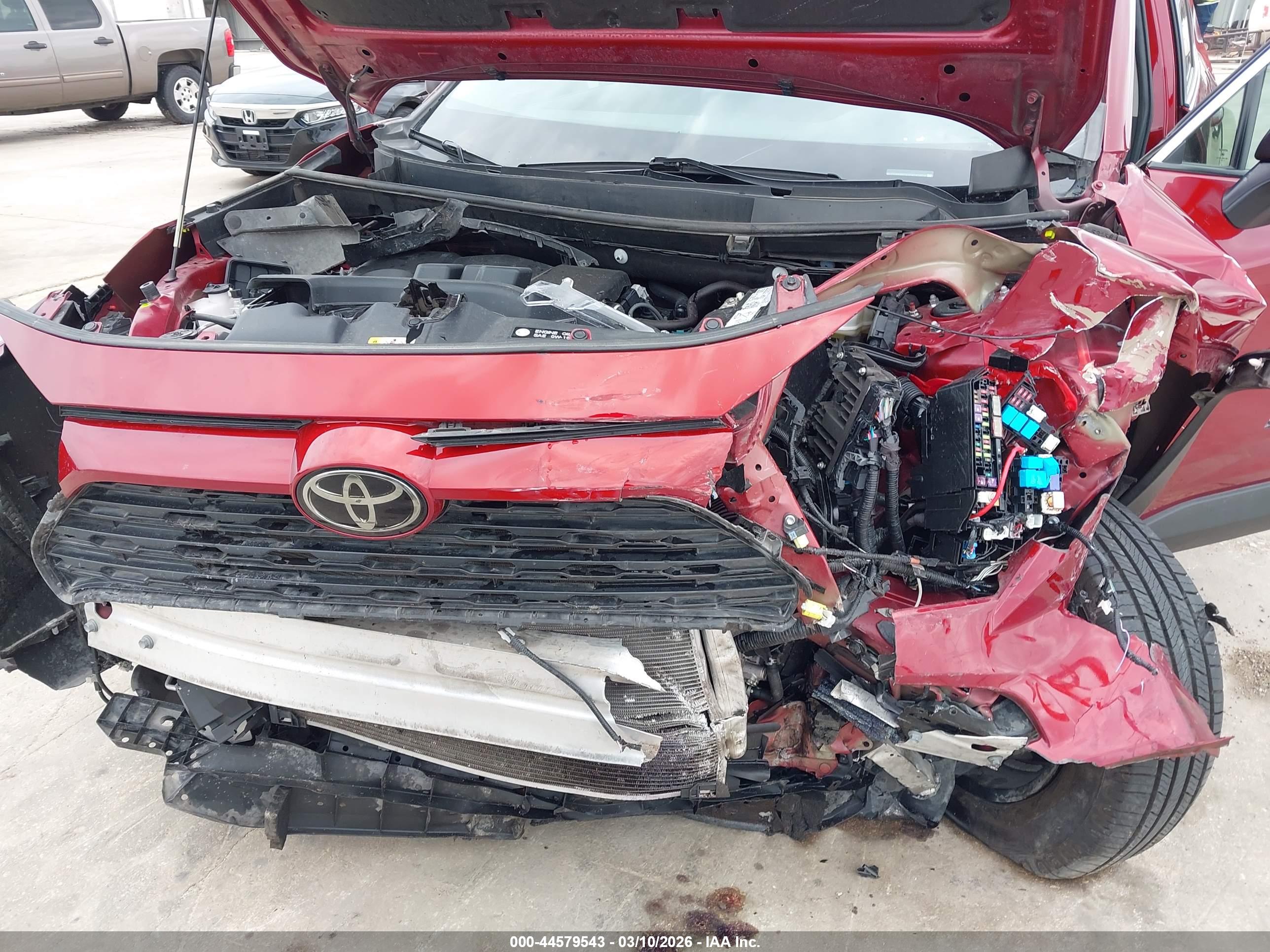 TOYOTA RAV4 image 6