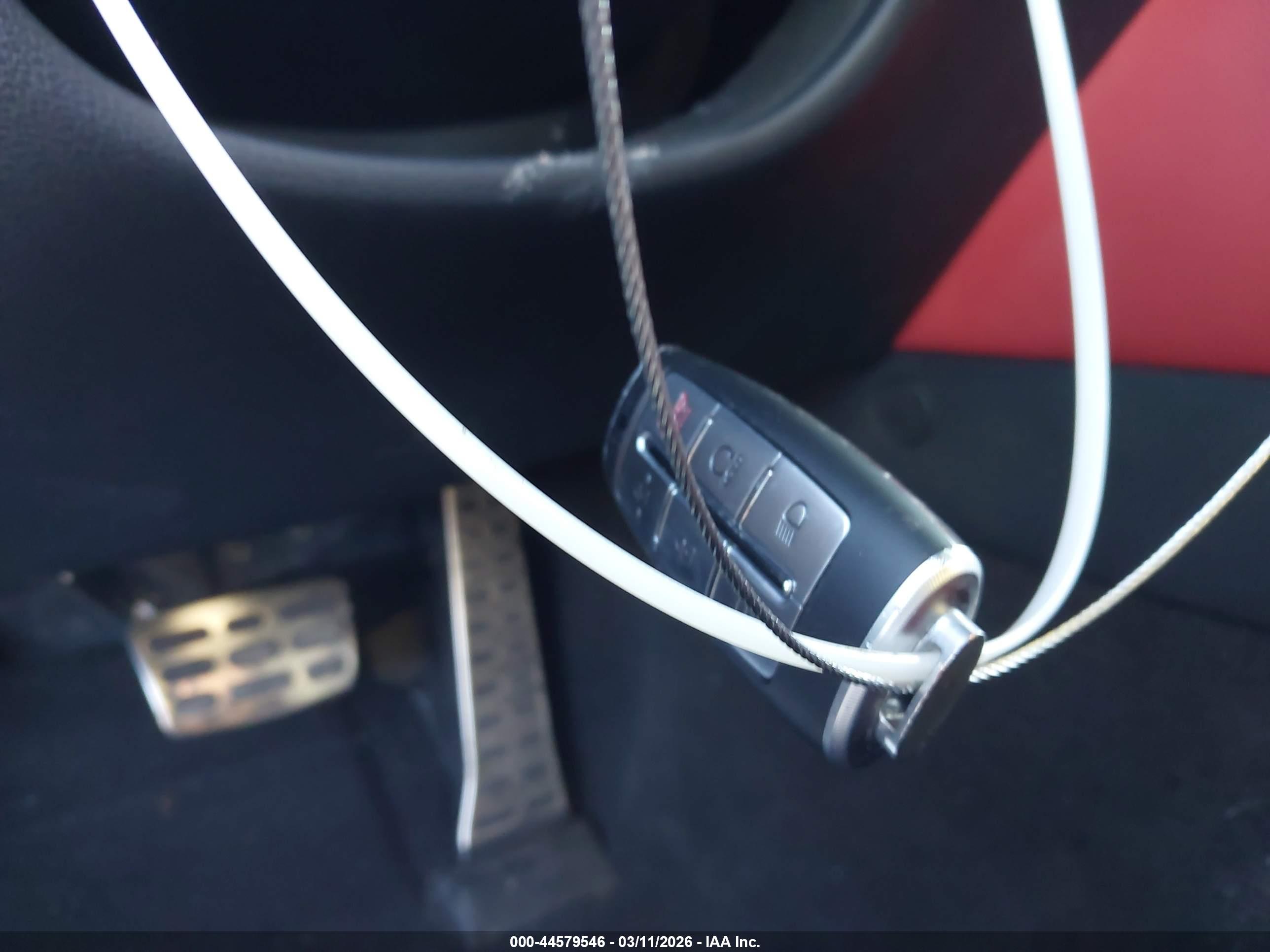 GENESIS G70 image 11