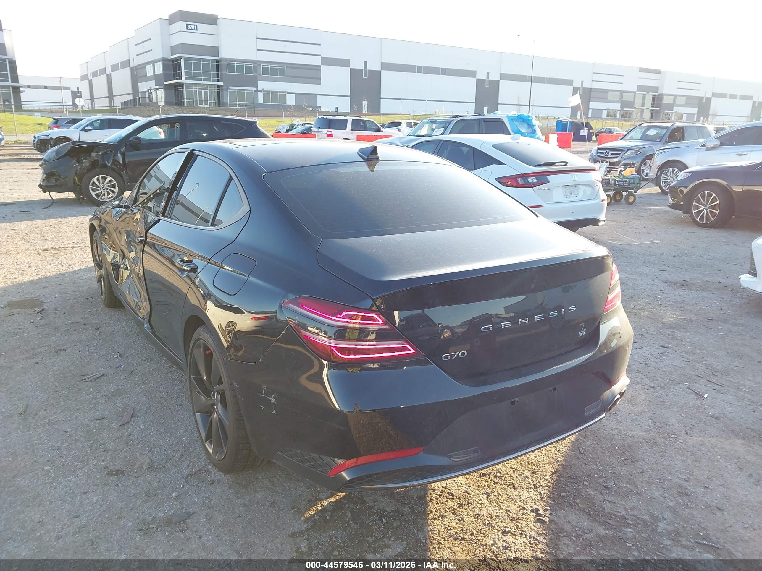 GENESIS G70 image 3