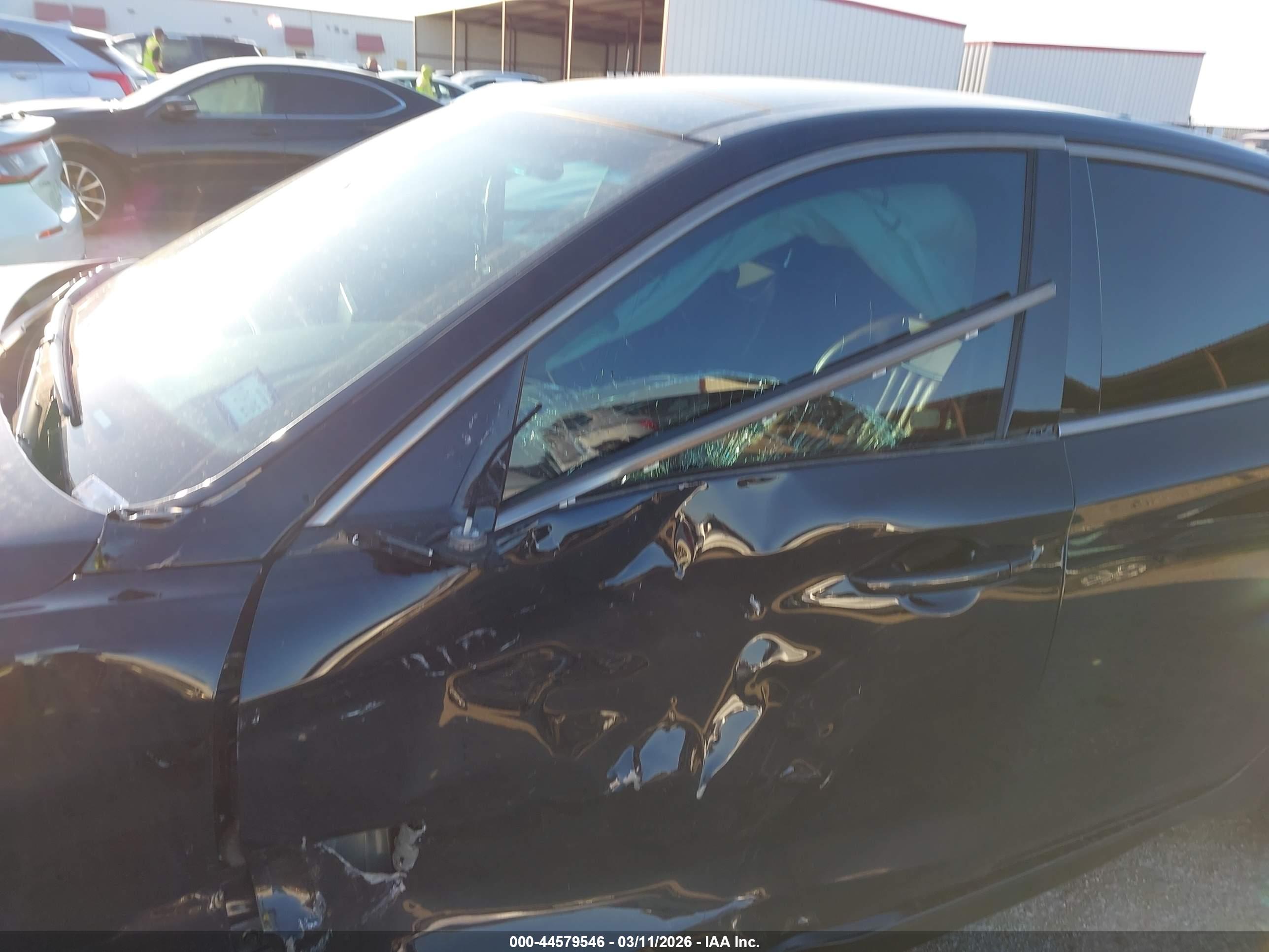 GENESIS G70 image 6