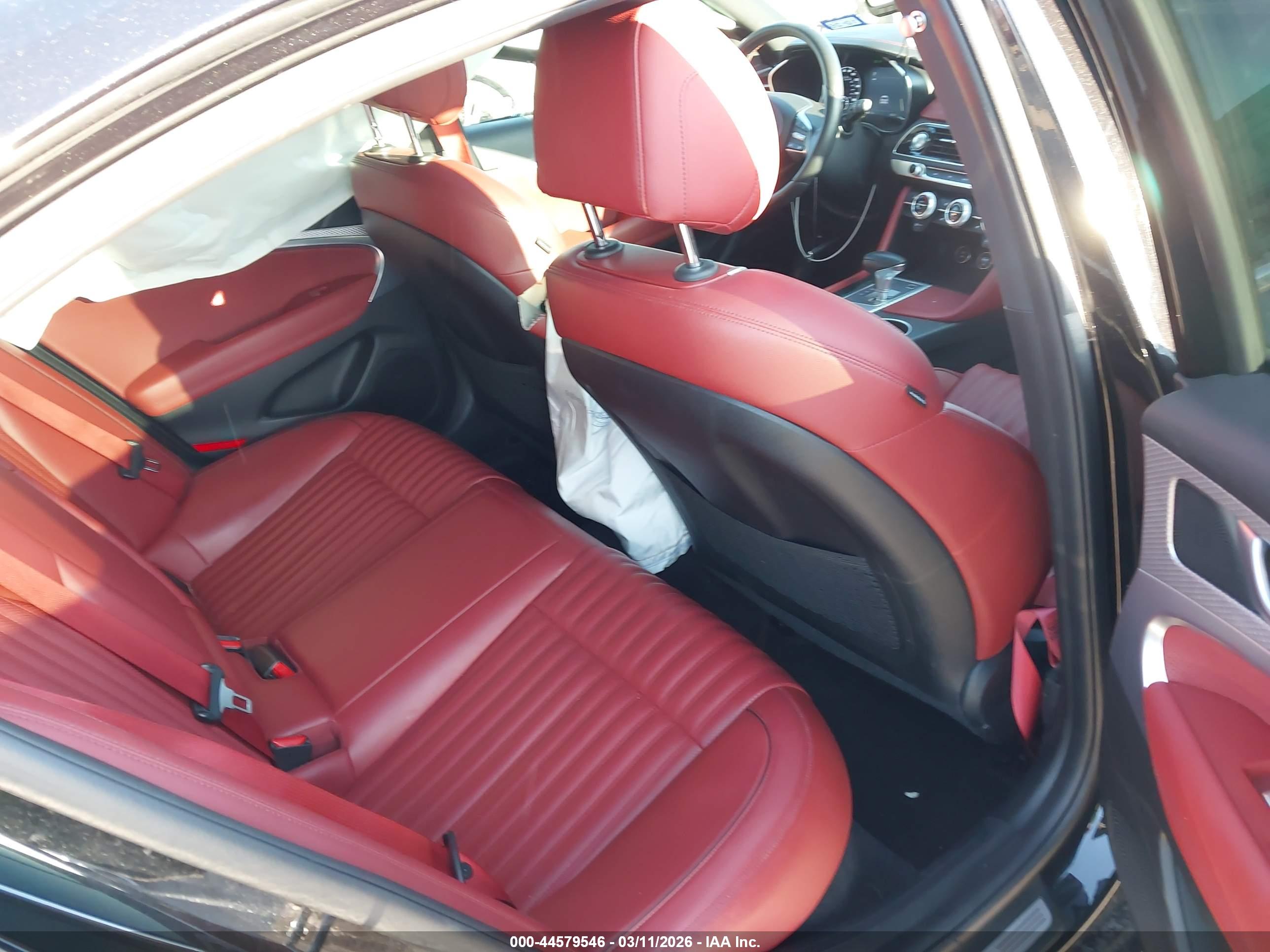 GENESIS G70 image 8