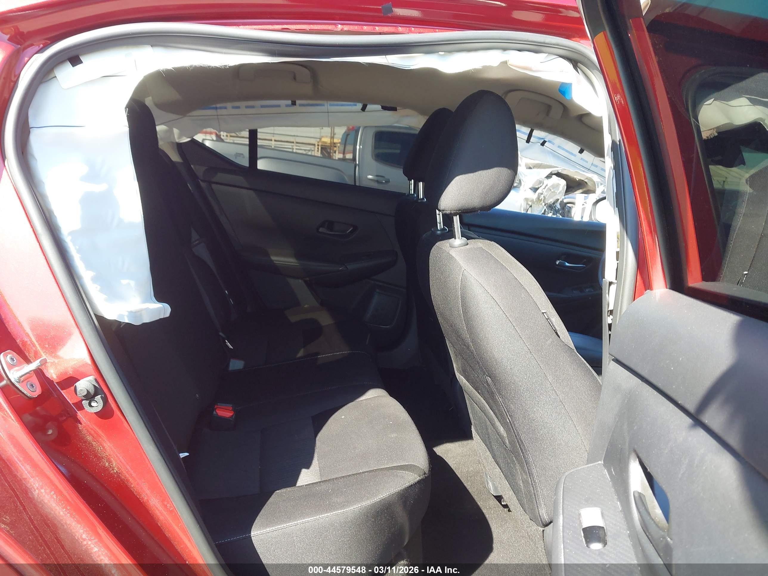 NISSAN SENTRA image 8