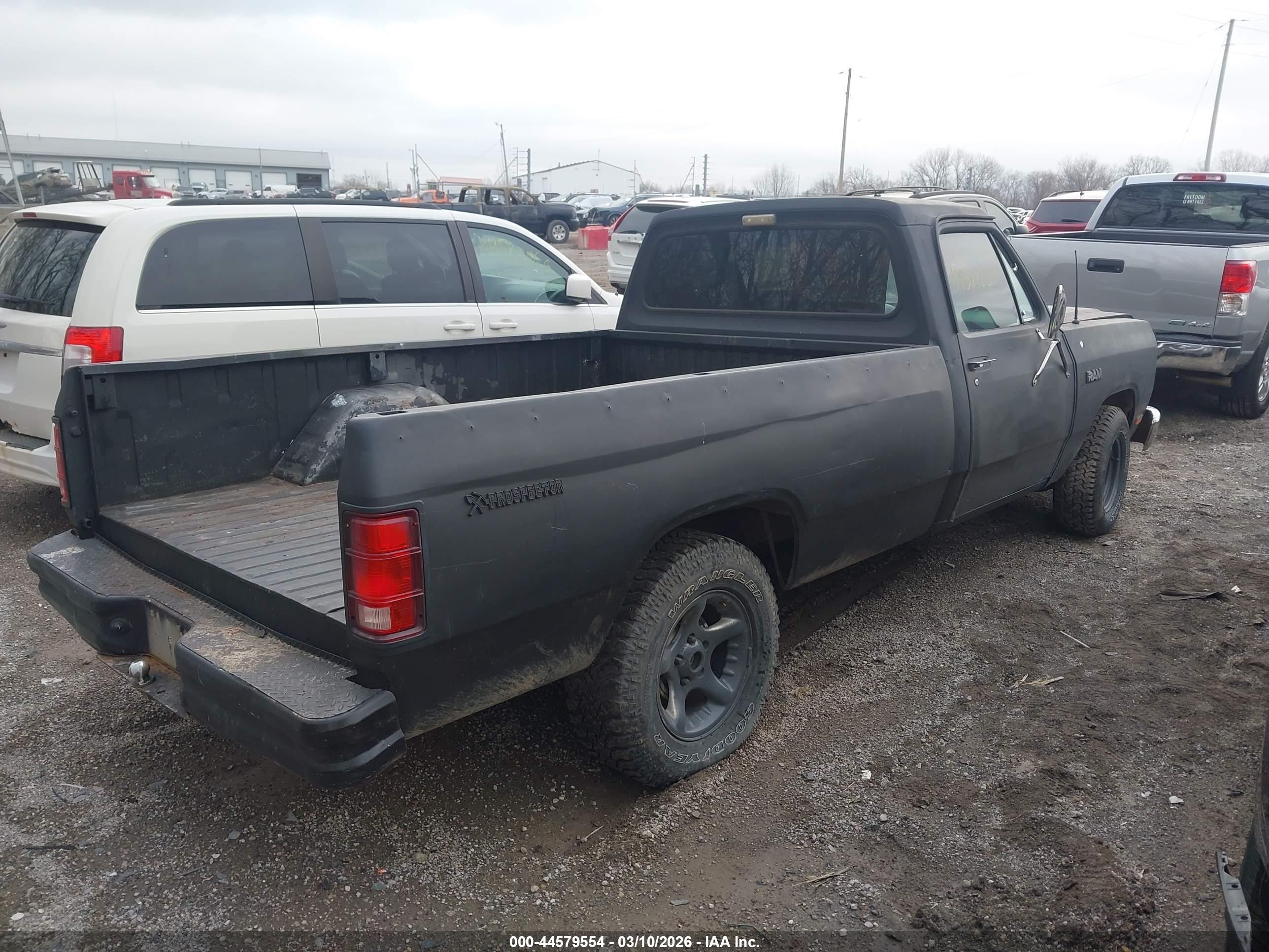 DODGE D-SERIES image 4