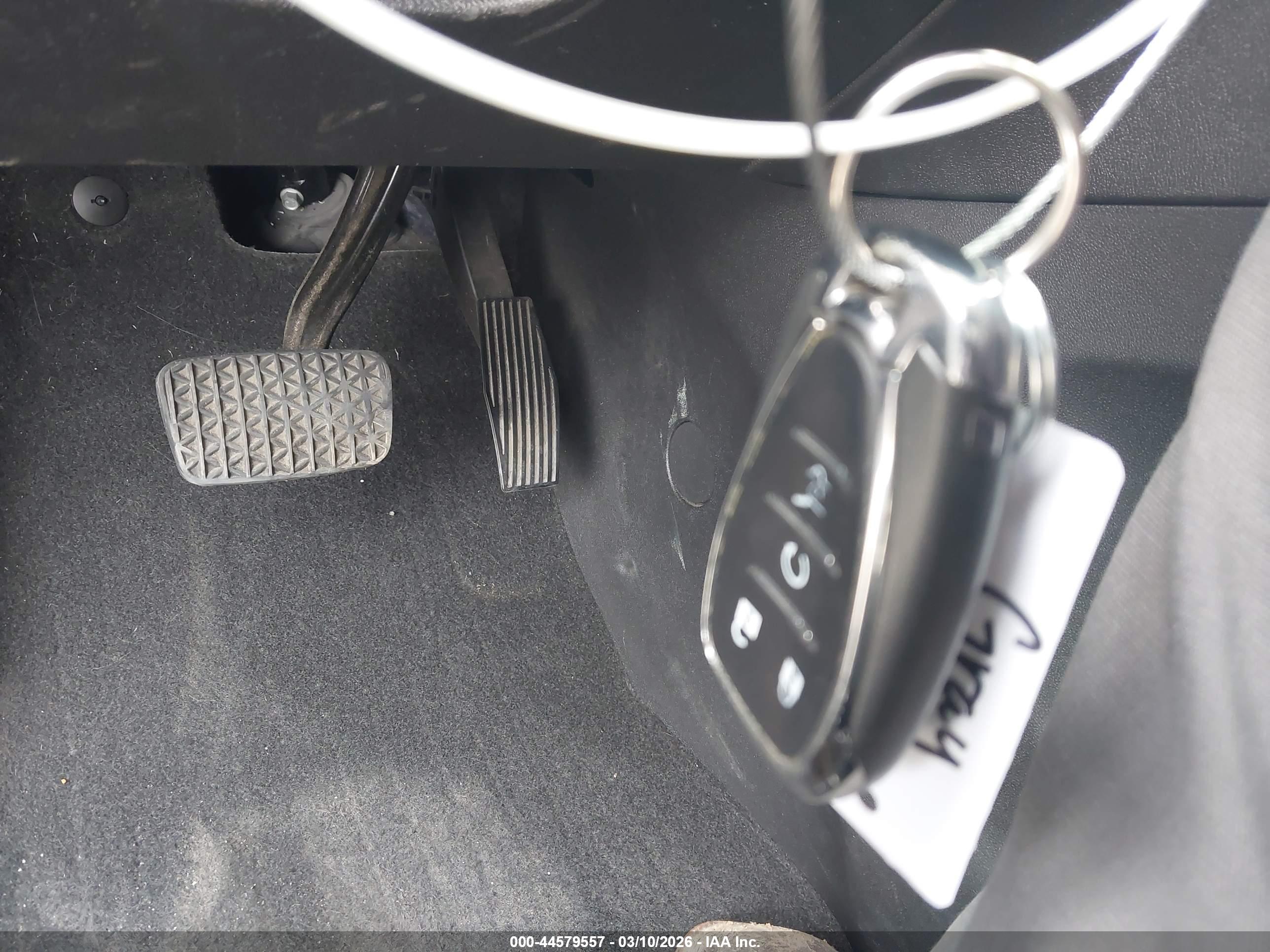 CHEVROLET EQUINOX image 11